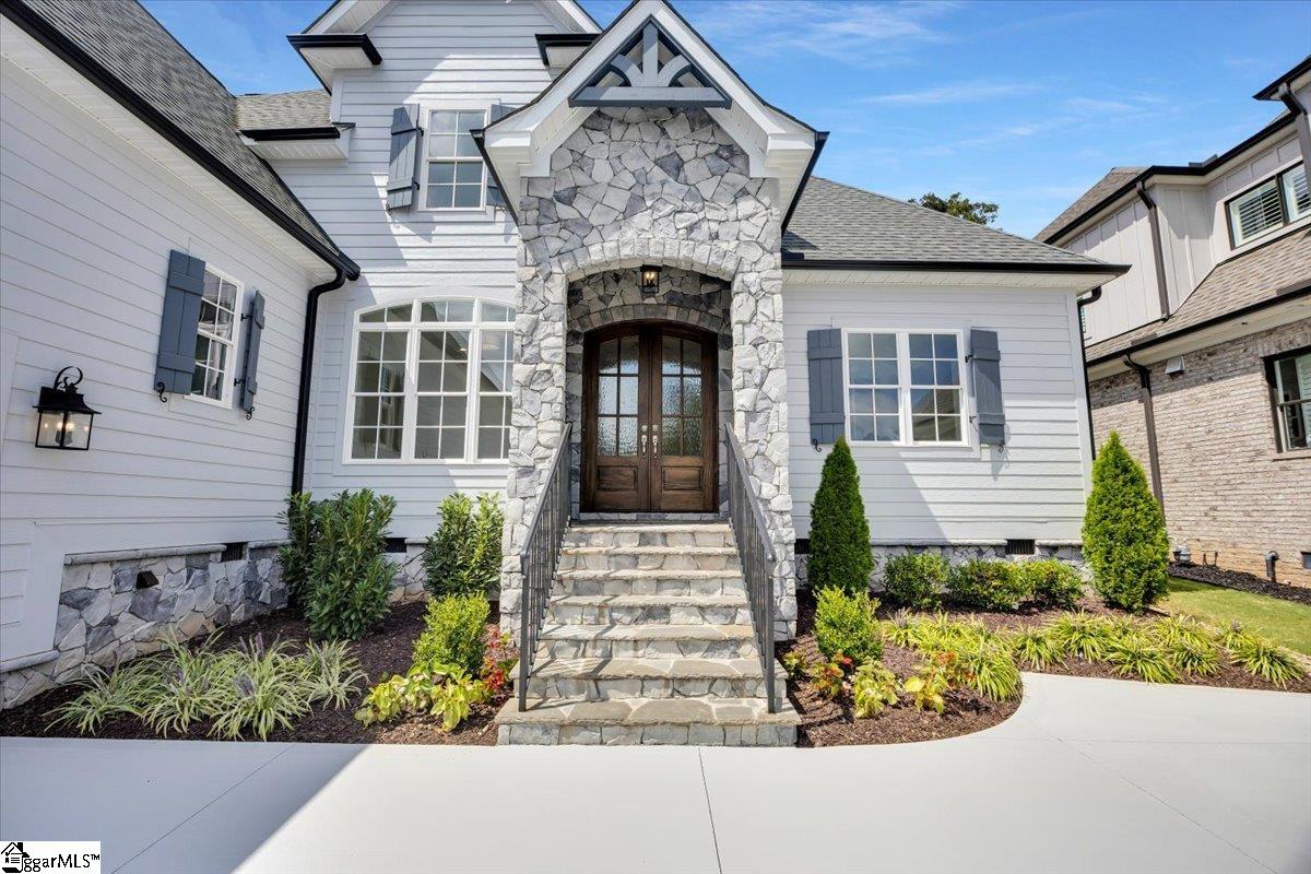 202 Chestnut Pond Lane Simpsonville, SC 29681