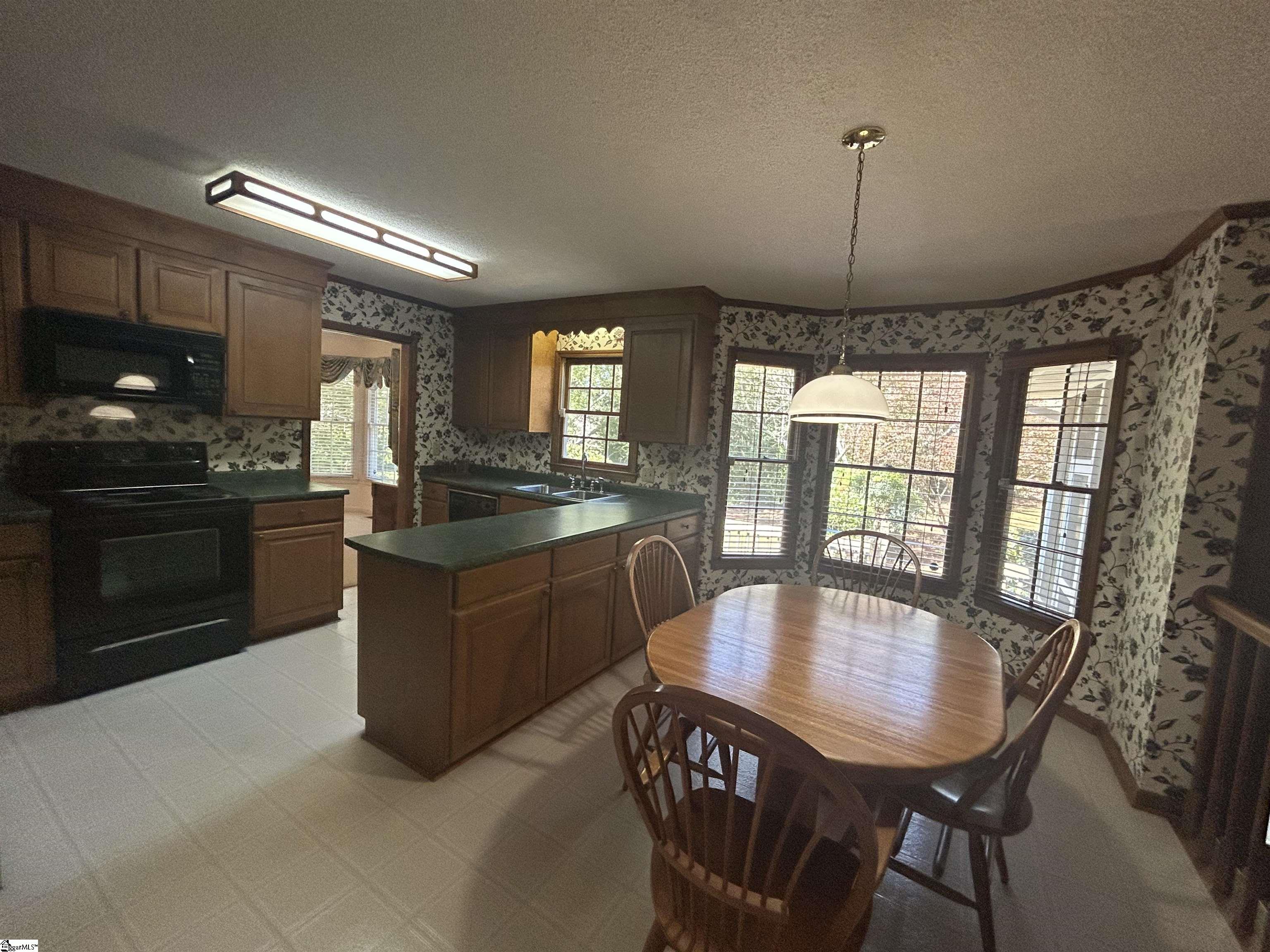 98 Huntingdon Road Clinton, SC 29325