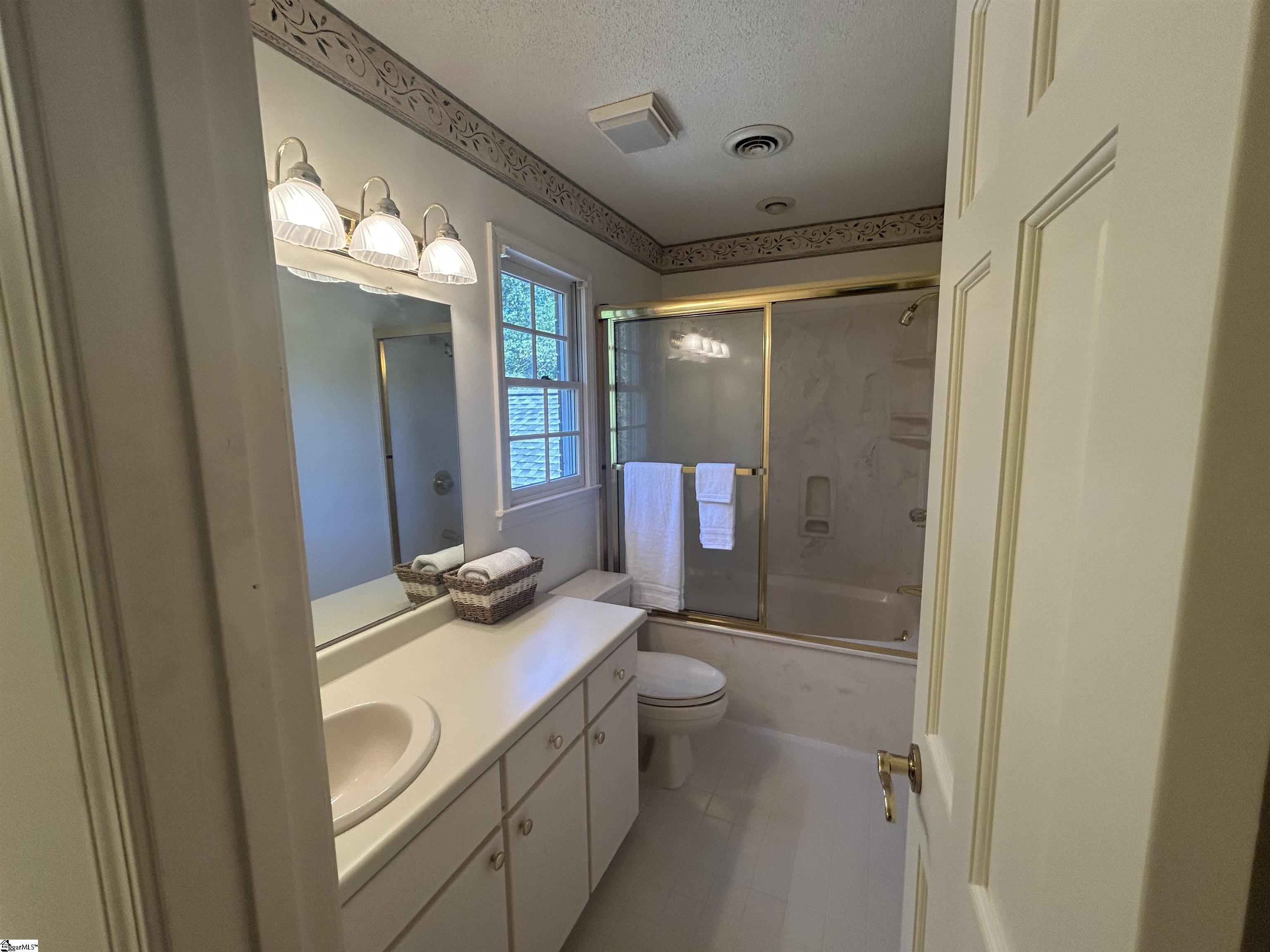 98 Huntingdon Road Clinton, SC 29325