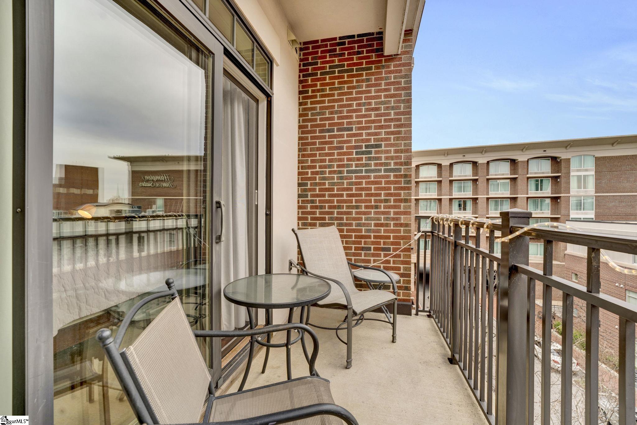 155 Riverplace UNIT Unit 407 Greenville, SC 29601