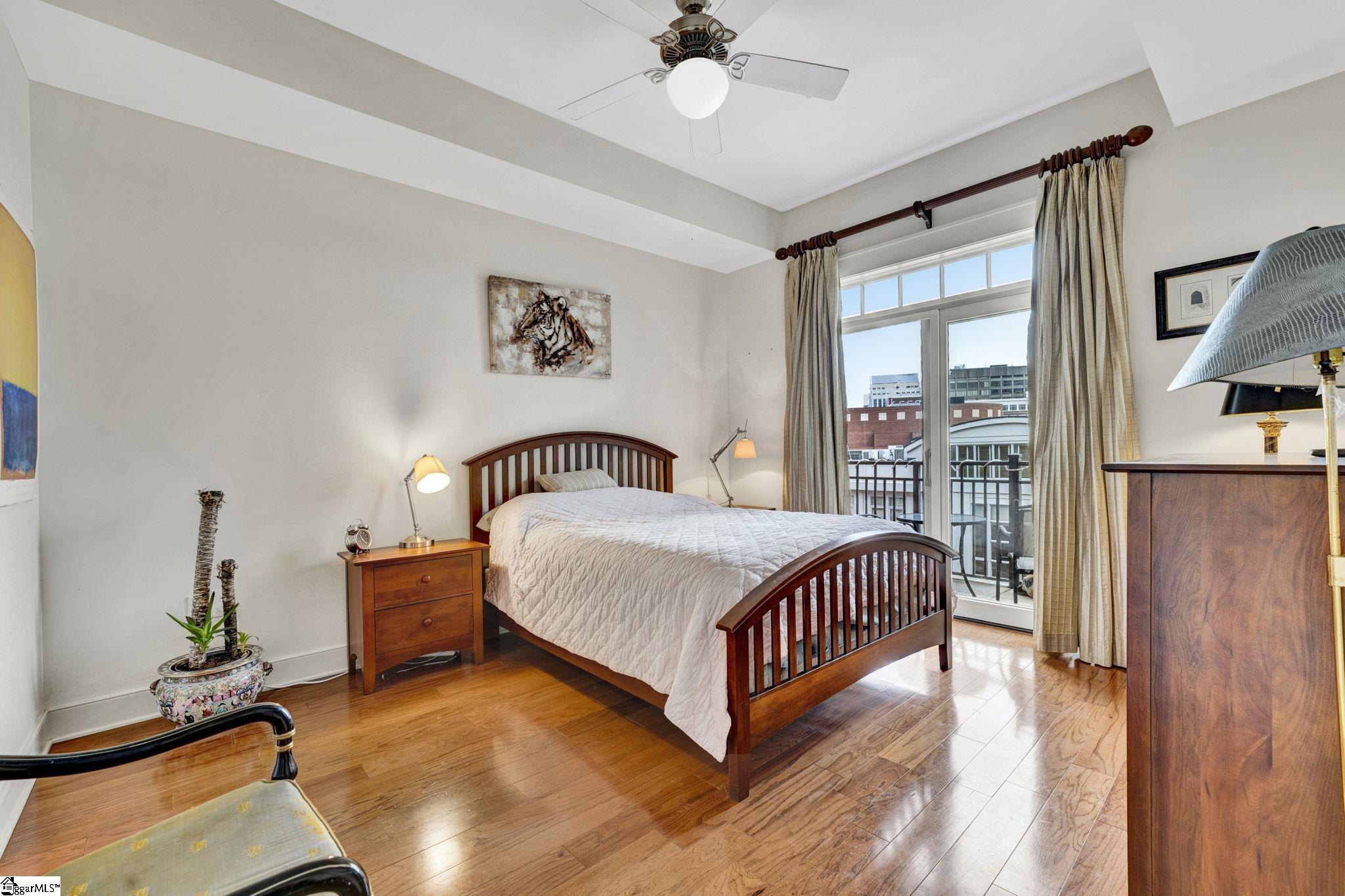155 Riverplace UNIT Unit 407 Greenville, SC 29601
