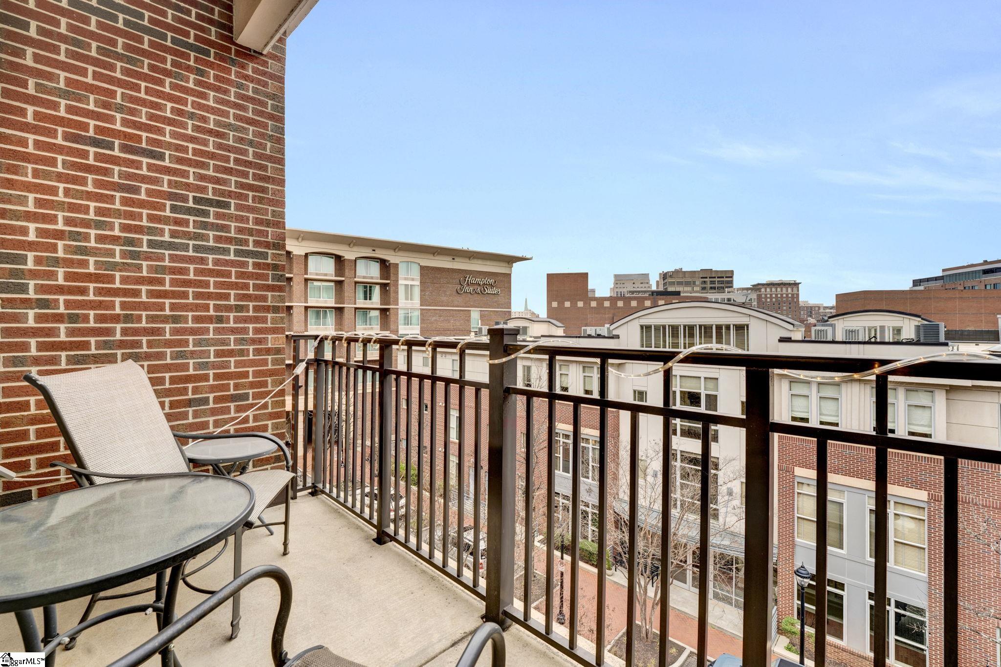 155 Riverplace UNIT Unit 407 Greenville, SC 29601