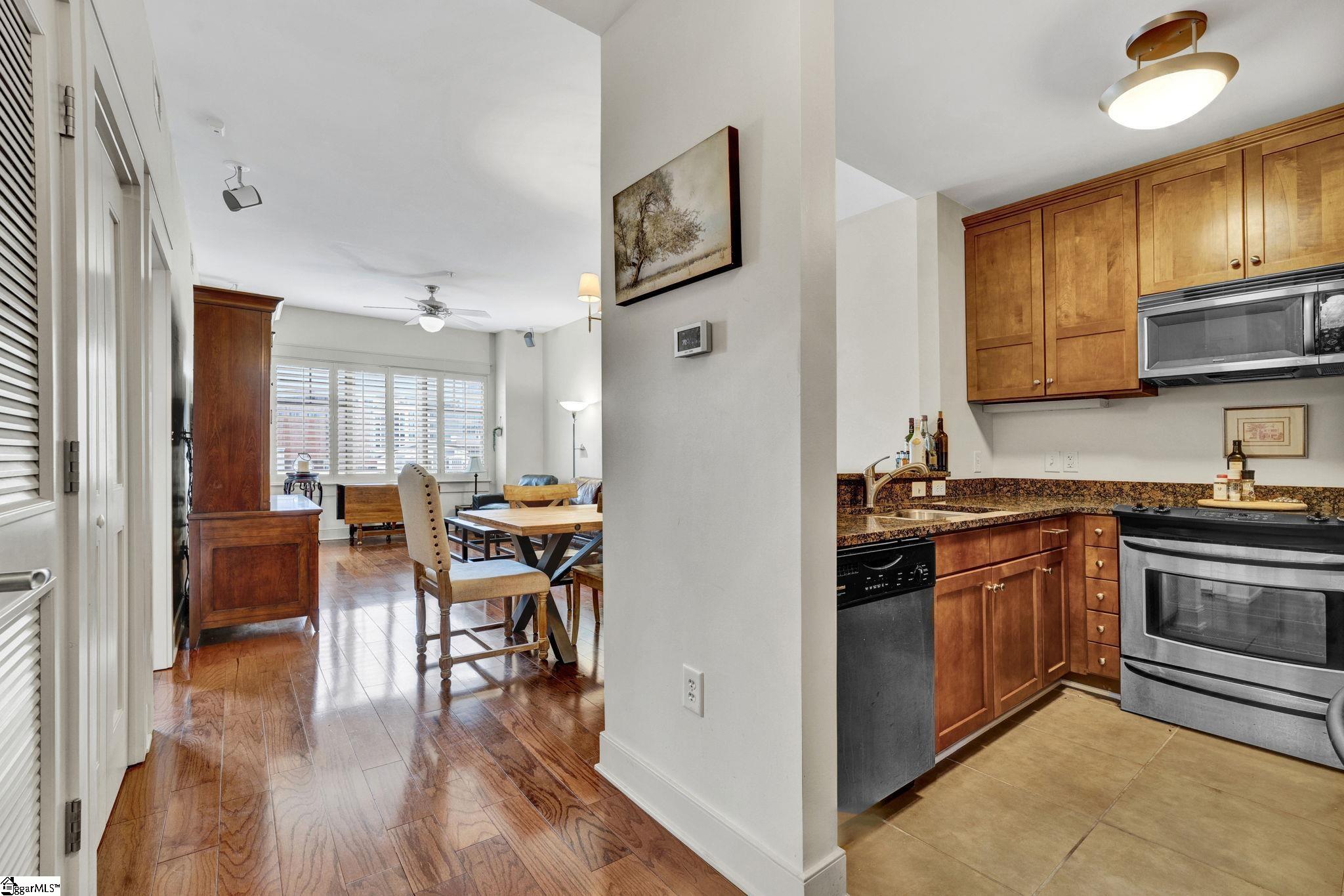155 Riverplace UNIT Unit 407 Greenville, SC 29601