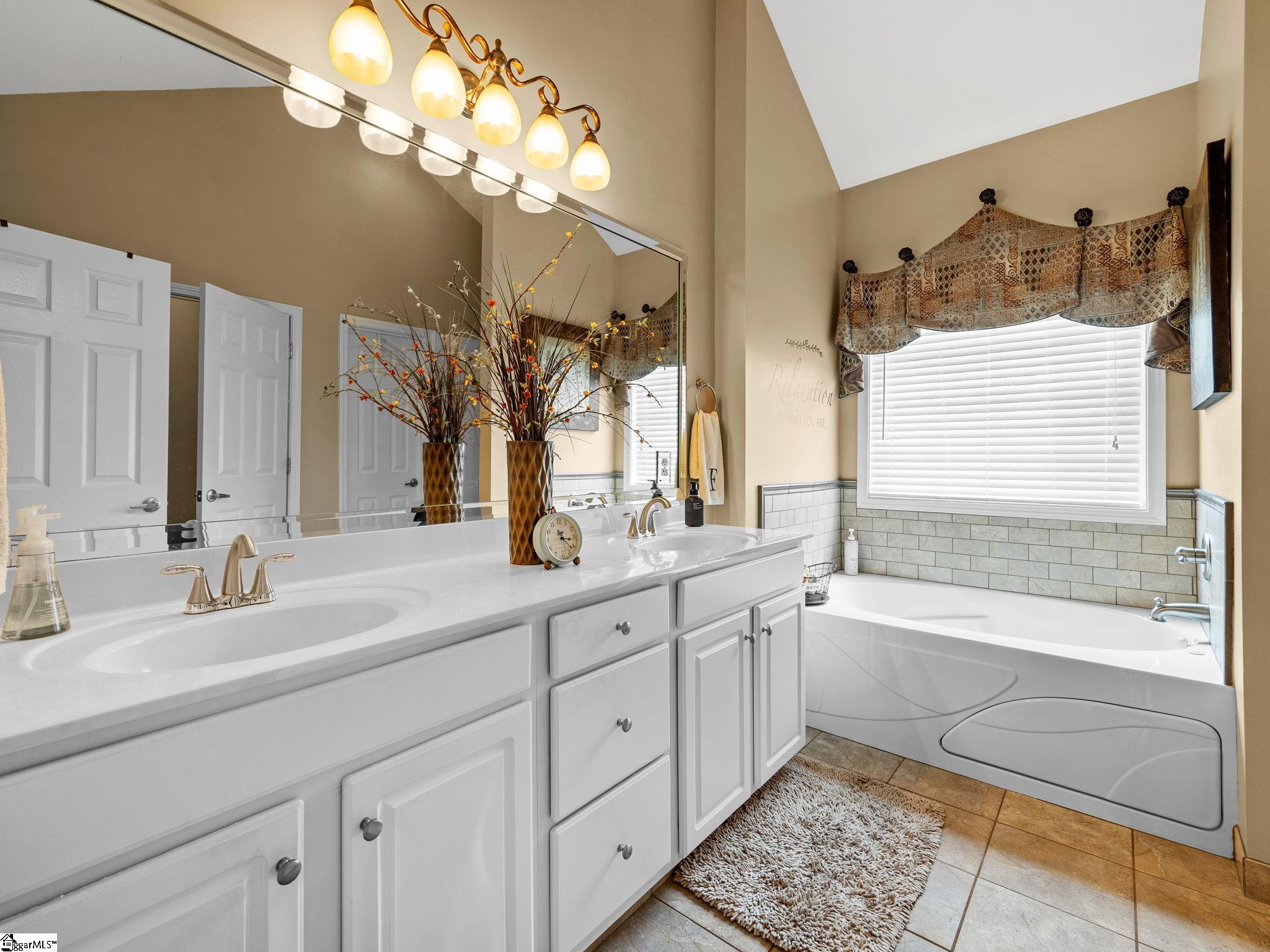 443 N Sweetwater Hills Drive Moore, SC 29369