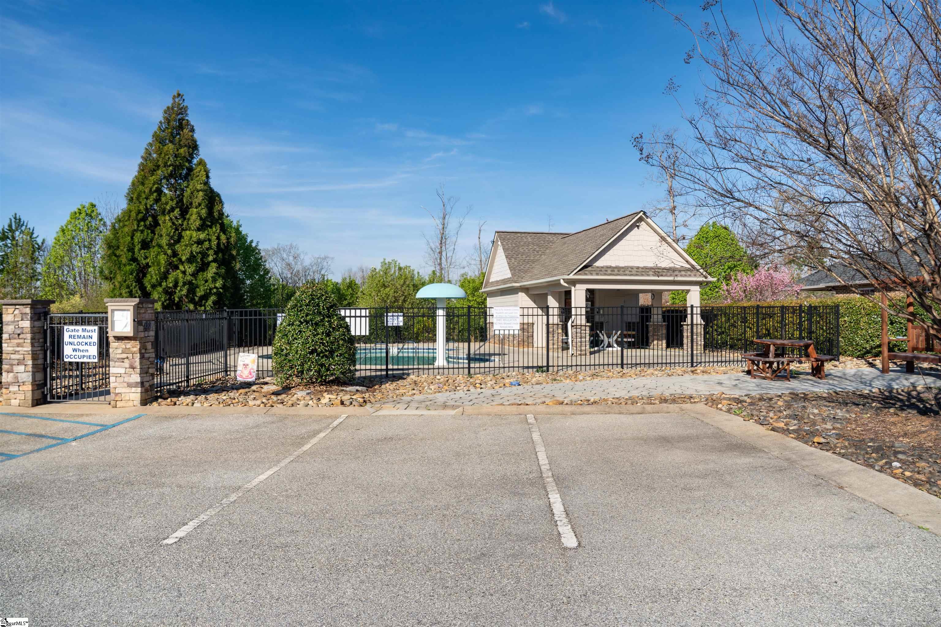 215 Longmont Drive Boiling Springs, SC 29316
