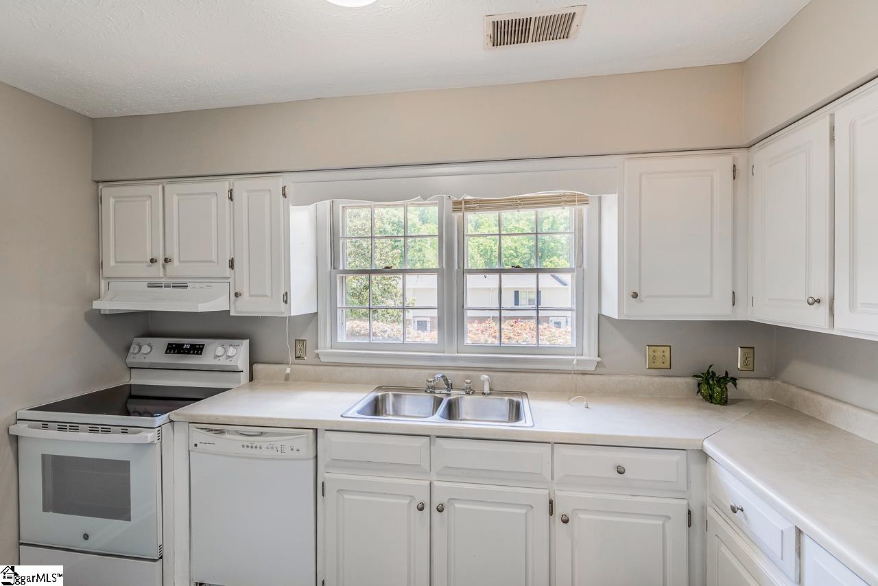 34 Summercreek Drive Spartanburg, SC 29307