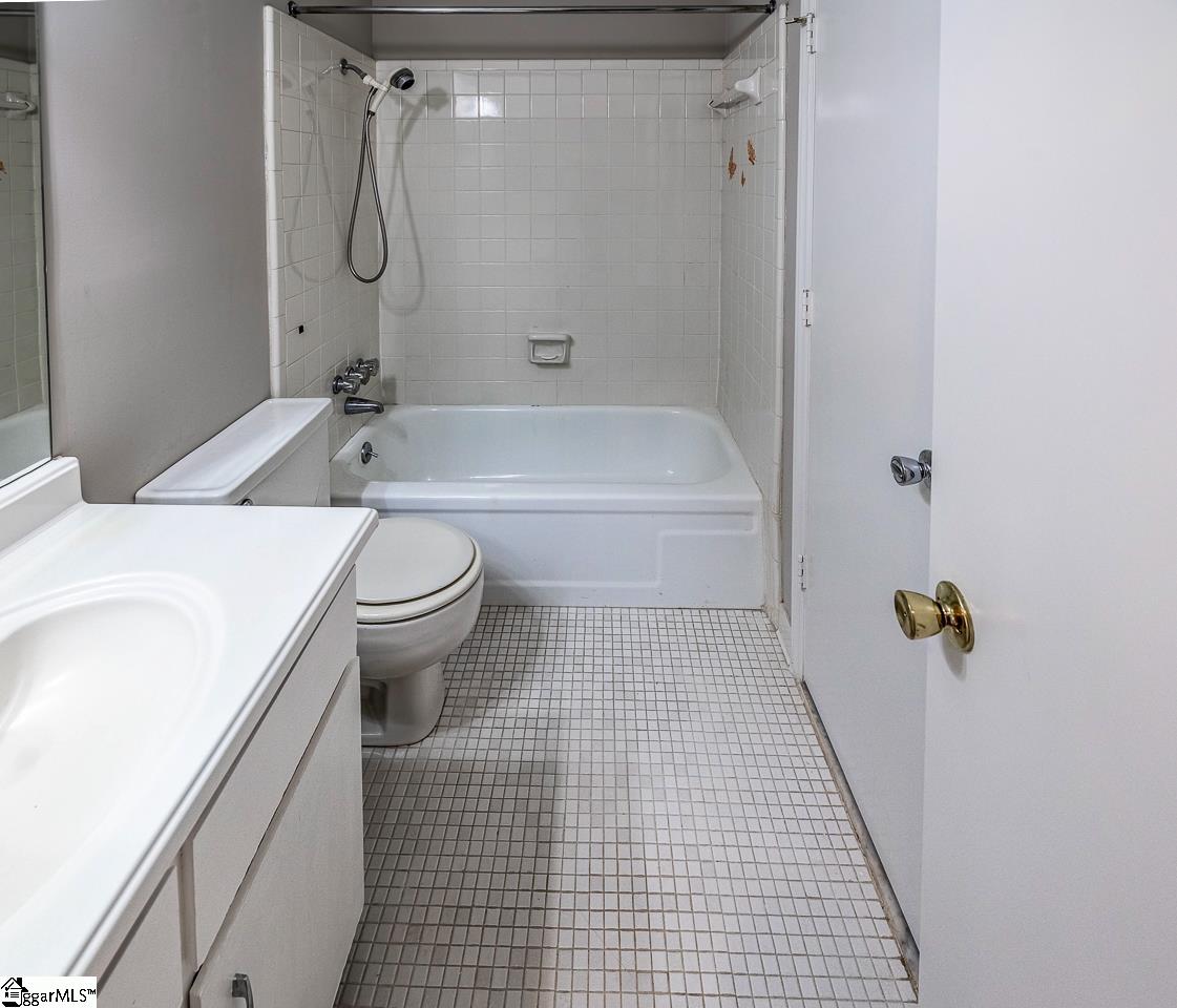 34 Summercreek Drive Spartanburg, SC 29307