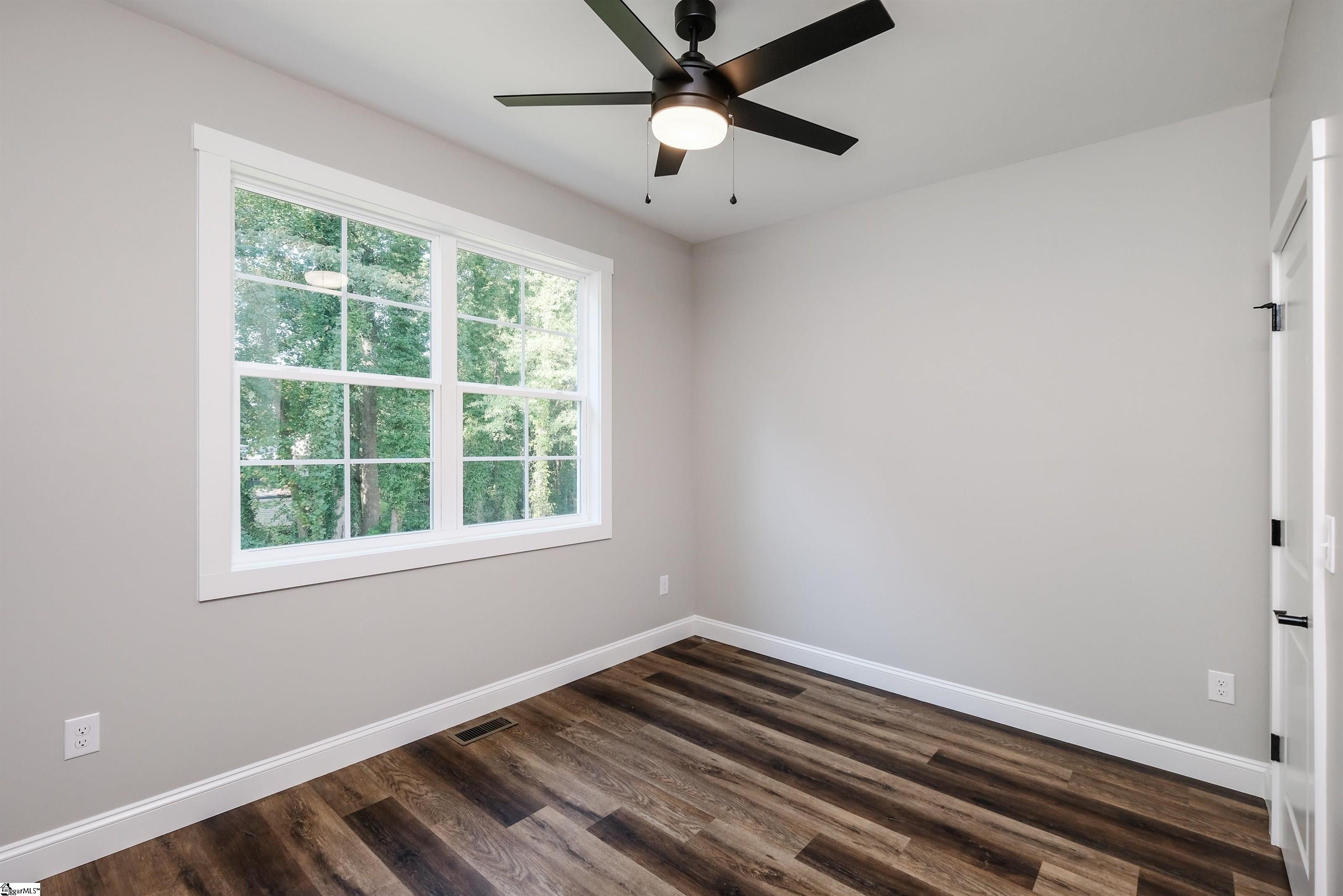 1328 Shoresbrook Road Spartanburg, SC 29301