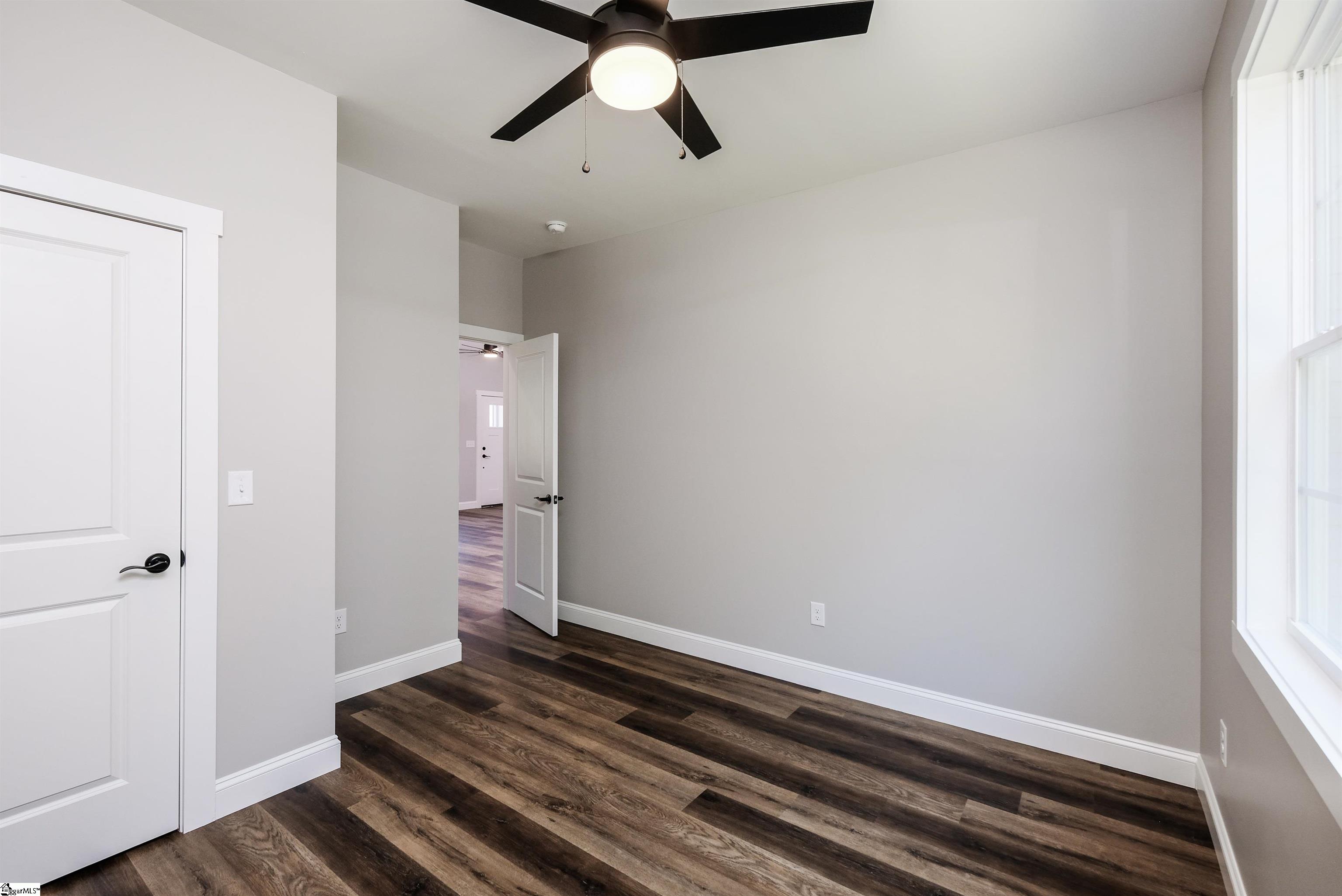 1328 Shoresbrook Road Spartanburg, SC 29301