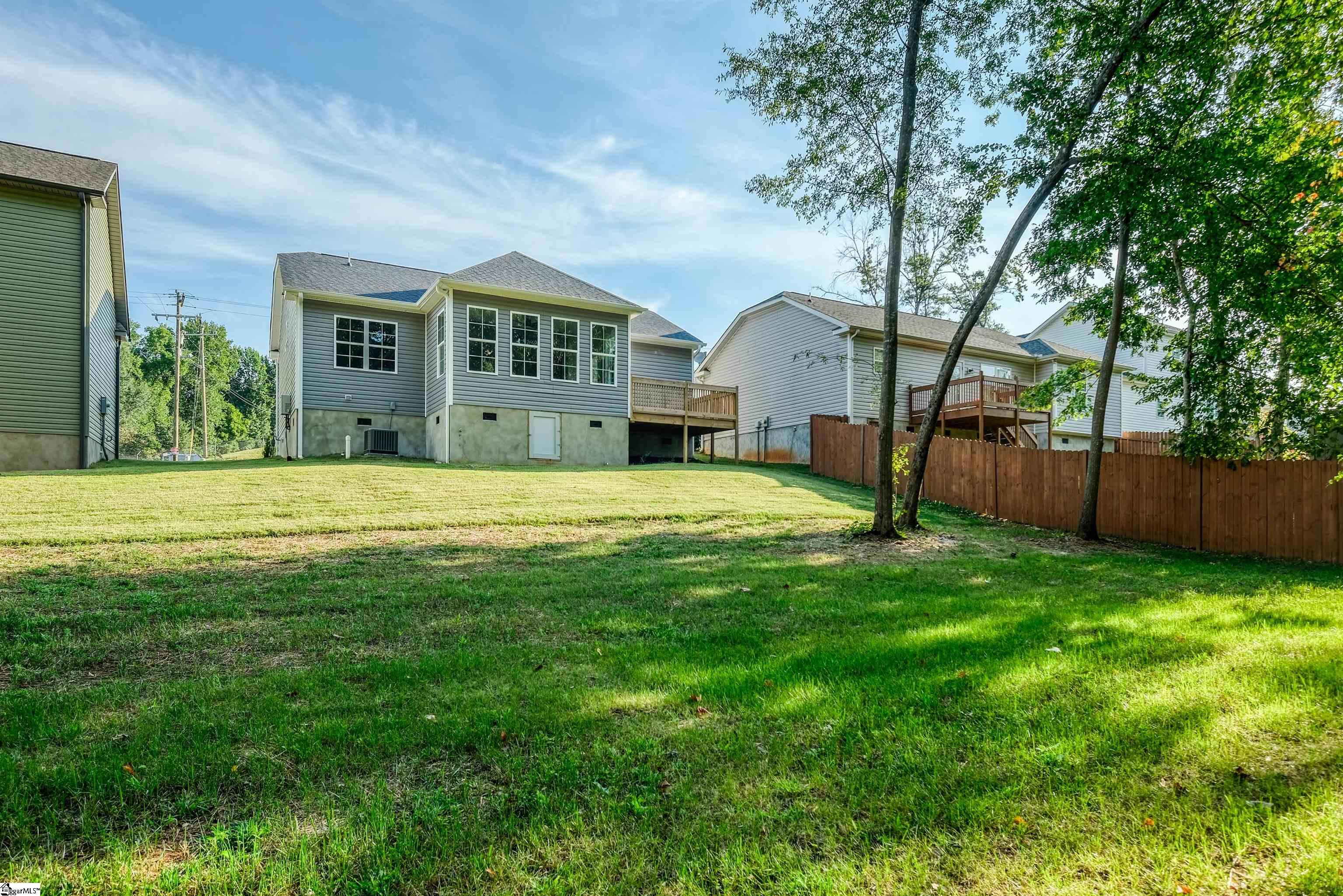 1328 Shoresbrook Road Spartanburg, SC 29301