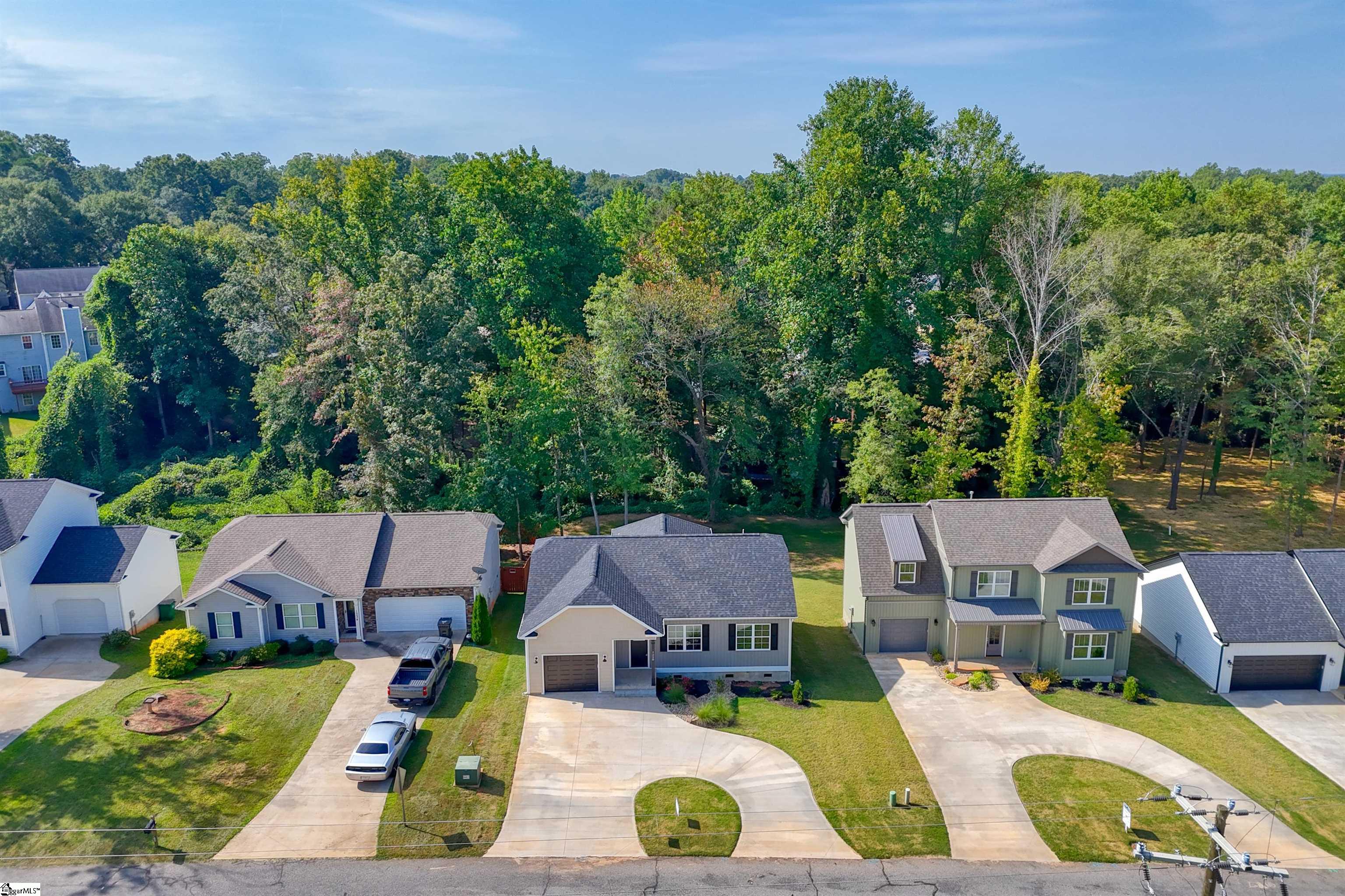 1328 Shoresbrook Road Spartanburg, SC 29301