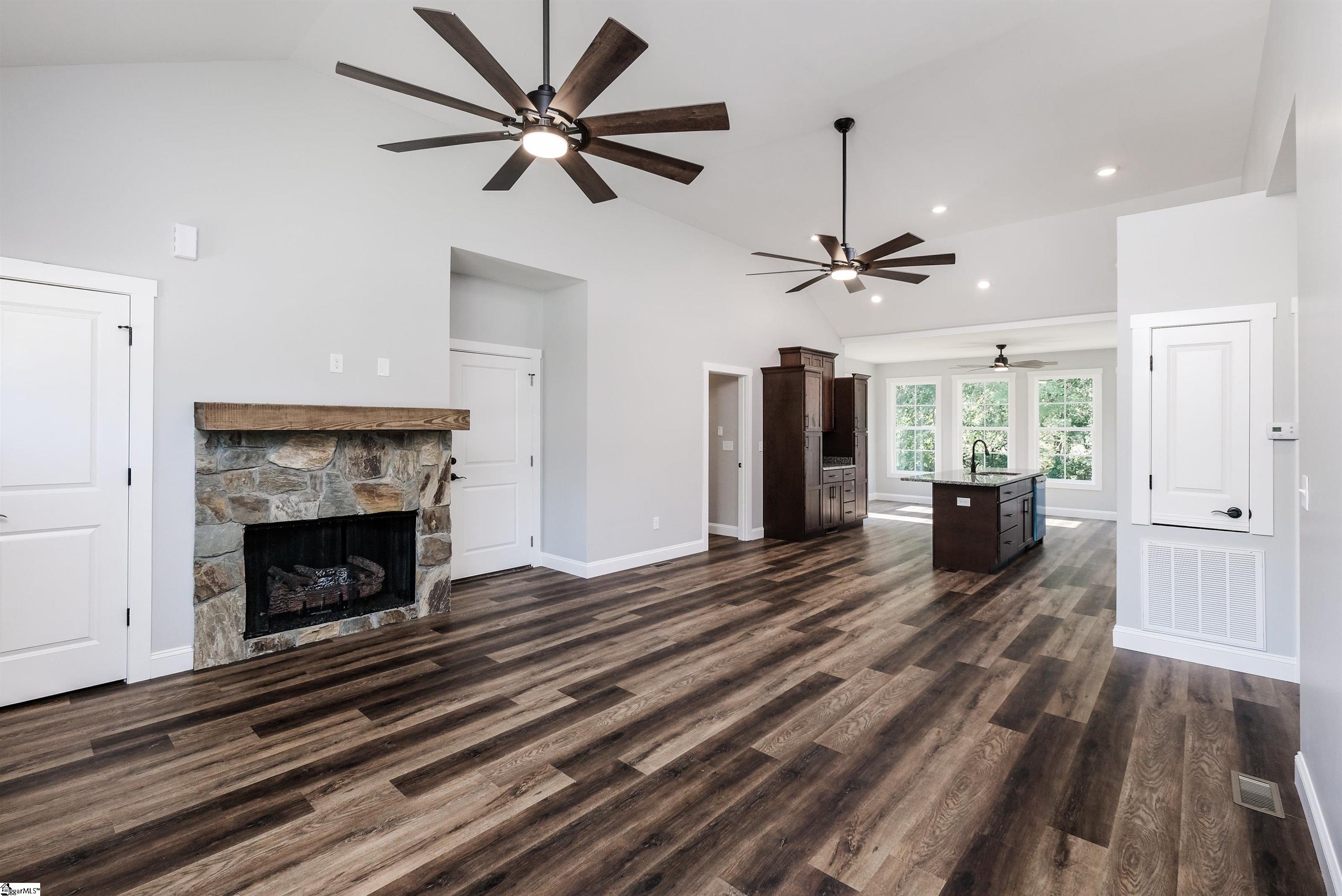 1328 Shoresbrook Road Spartanburg, SC 29301