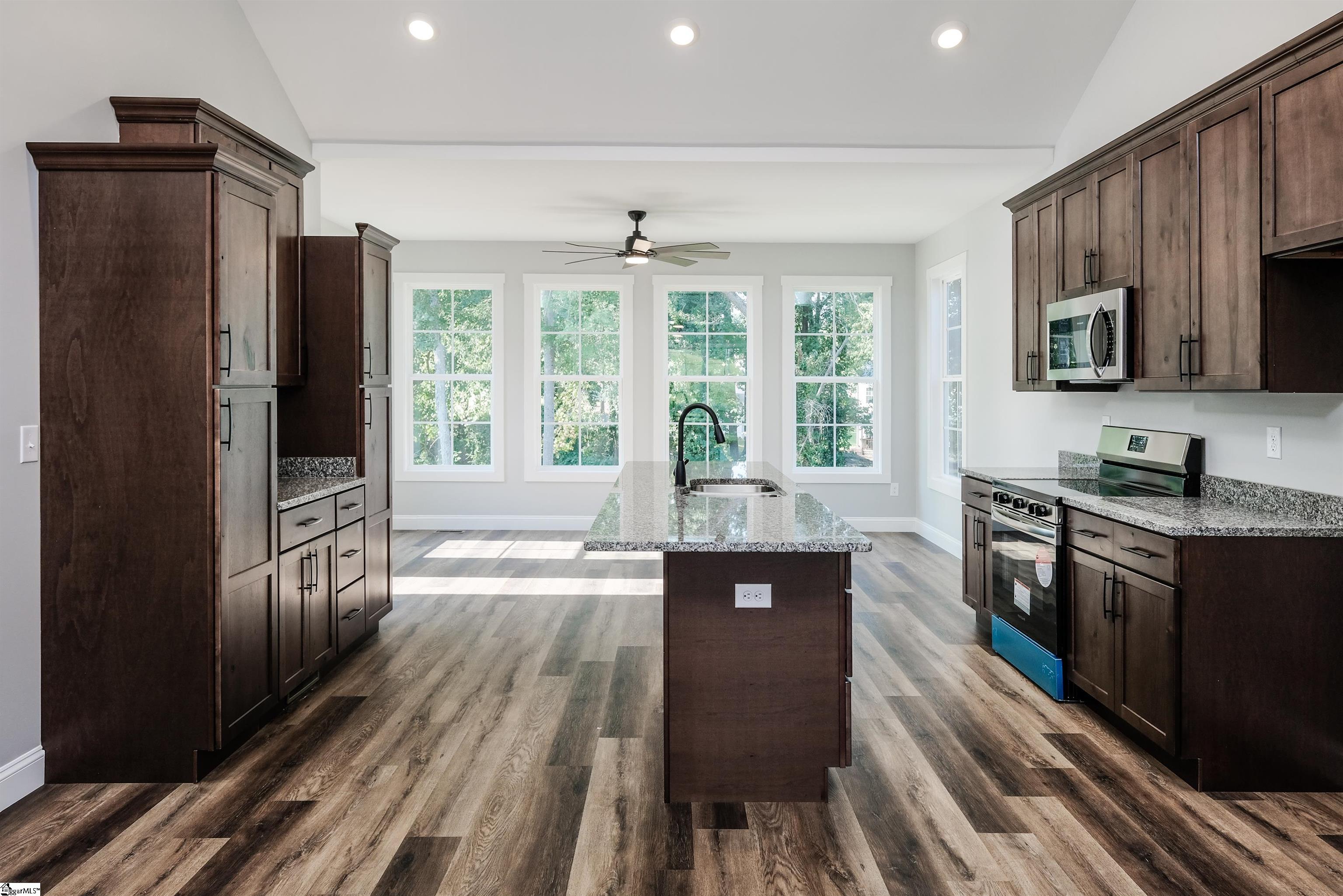 1328 Shoresbrook Road Spartanburg, SC 29301
