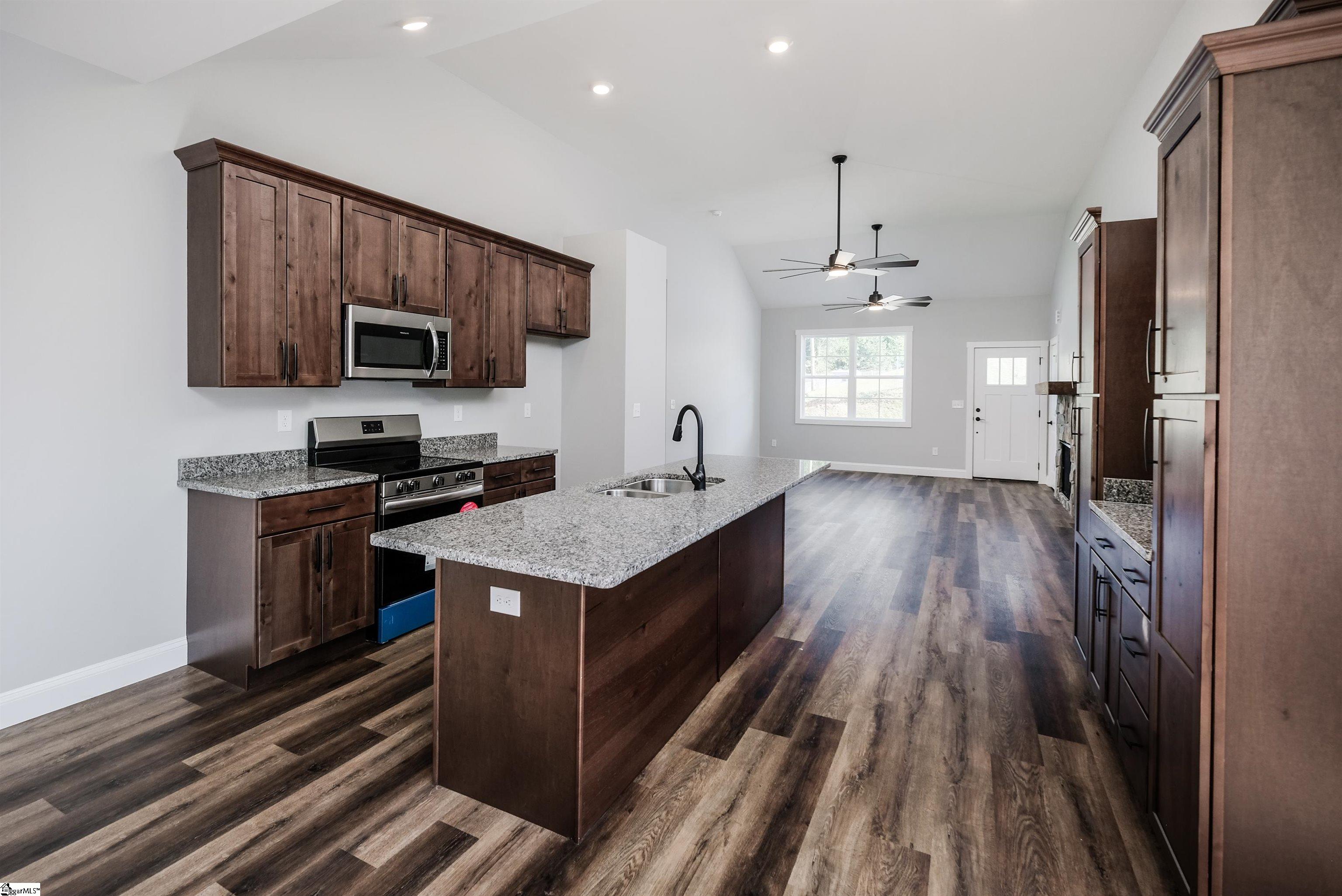 1328 Shoresbrook Road Spartanburg, SC 29301