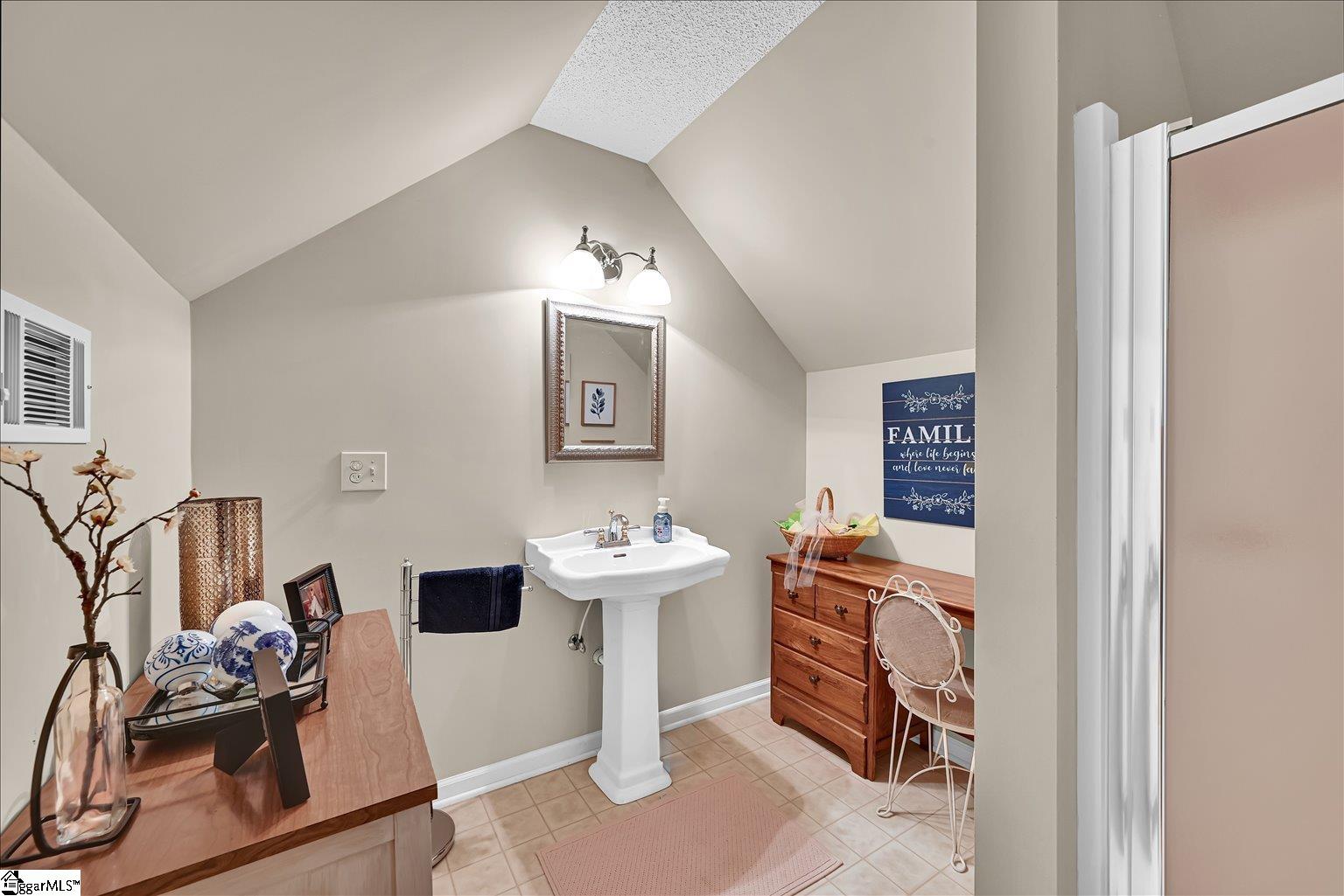 190 Heritage Drive Pickens, SC 29671