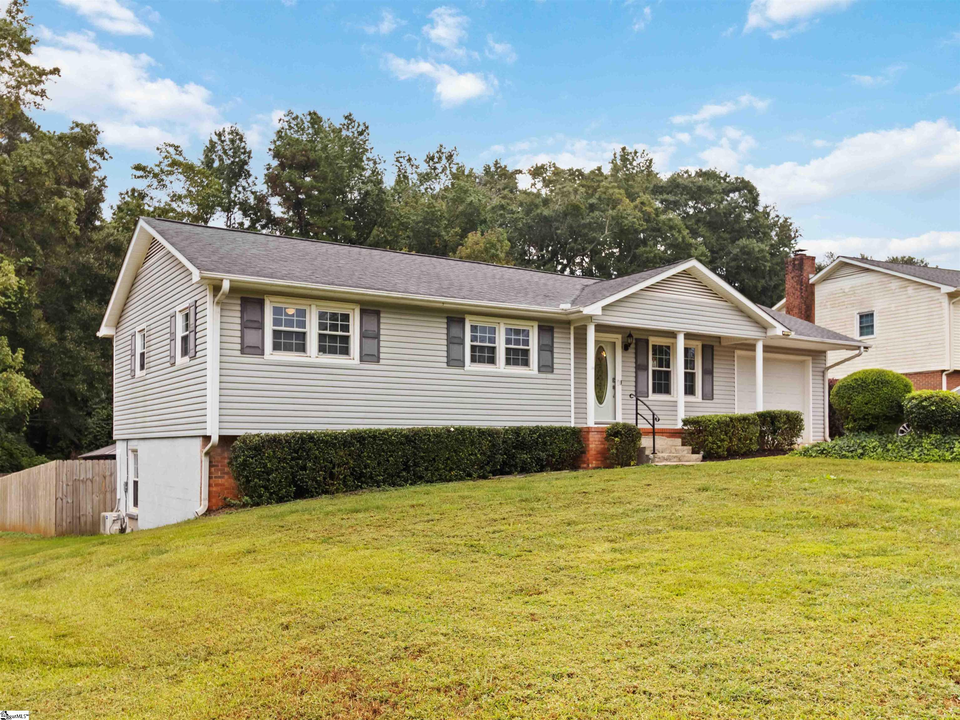 238 River Forest Drive Boiling Springs, SC 29316