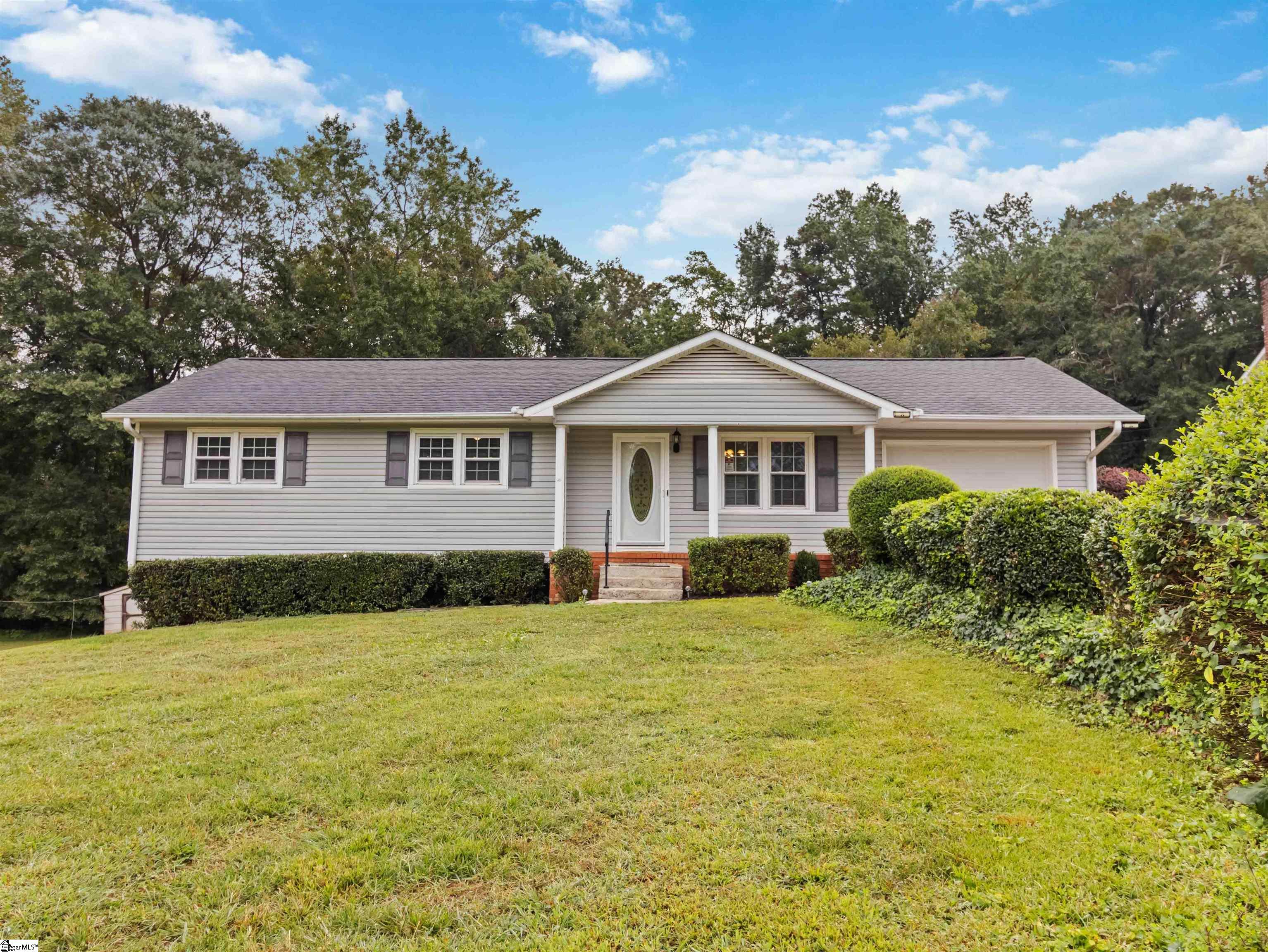 238 River Forest Drive Boiling Springs, SC 29316
