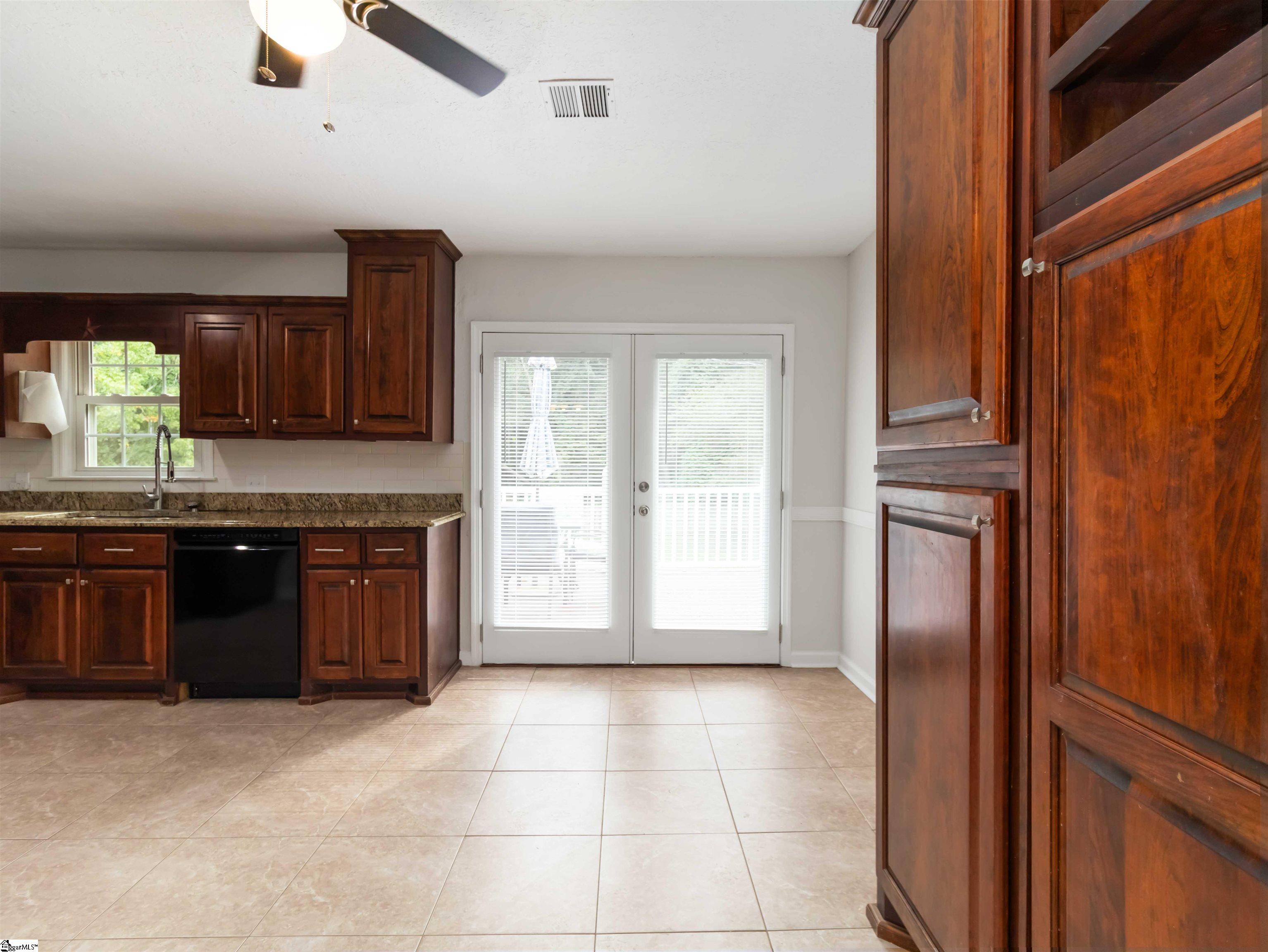 238 River Forest Drive Boiling Springs, SC 29316