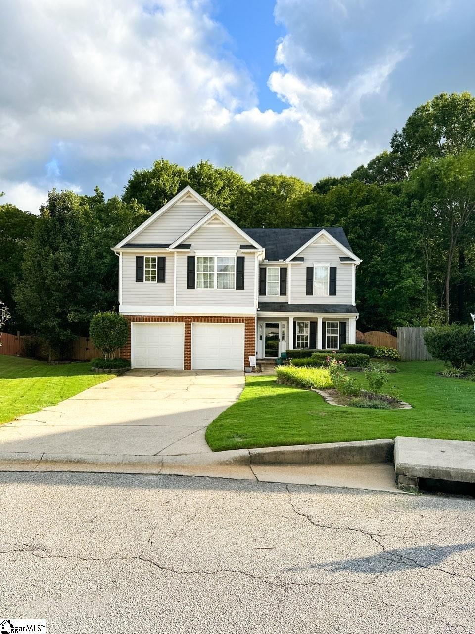 630 Fairview Lake Way Simpsonville, SC 29680