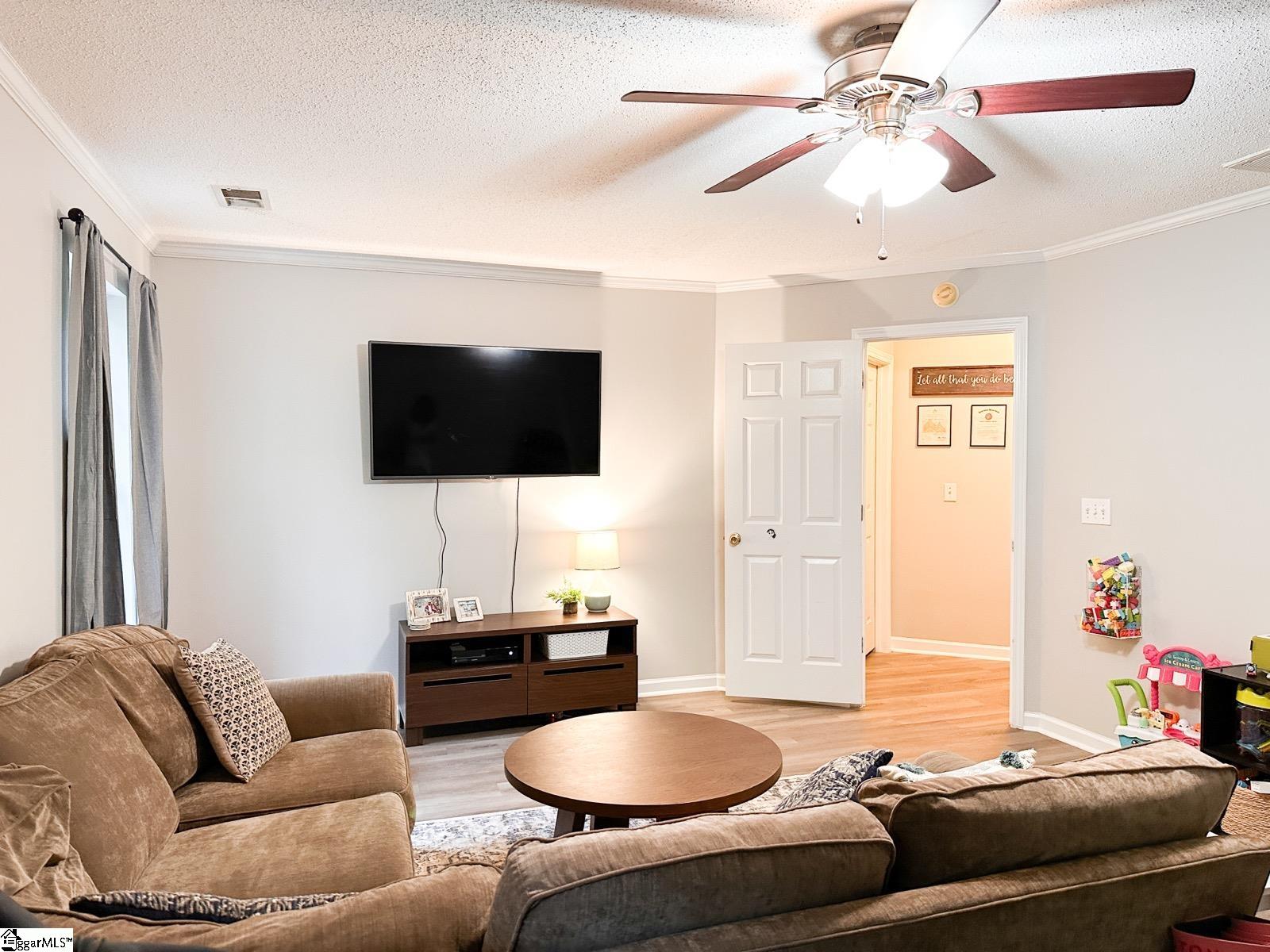 630 Fairview Lake Way Simpsonville, SC 29680