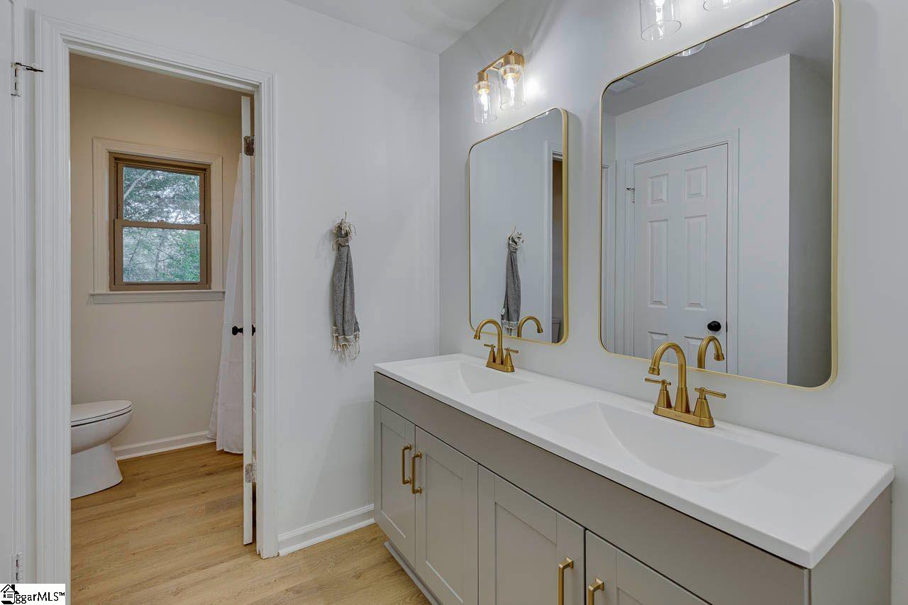 104 Stone Hedge Court Easley, SC 29642