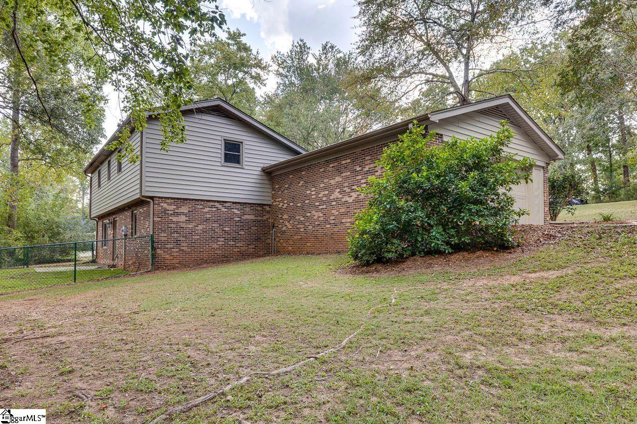 104 Stone Hedge Court Easley, SC 29642