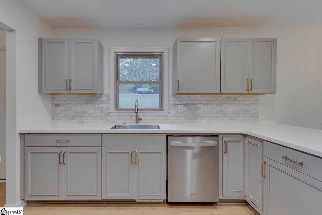 104 Stone Hedge Court Easley, SC 29642