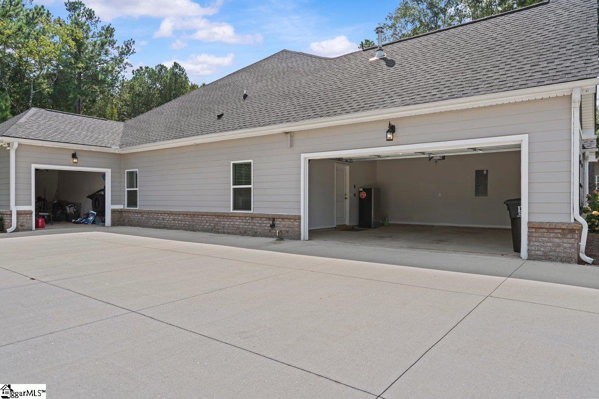 5 Trollingwood Way Pelzer, SC 29669