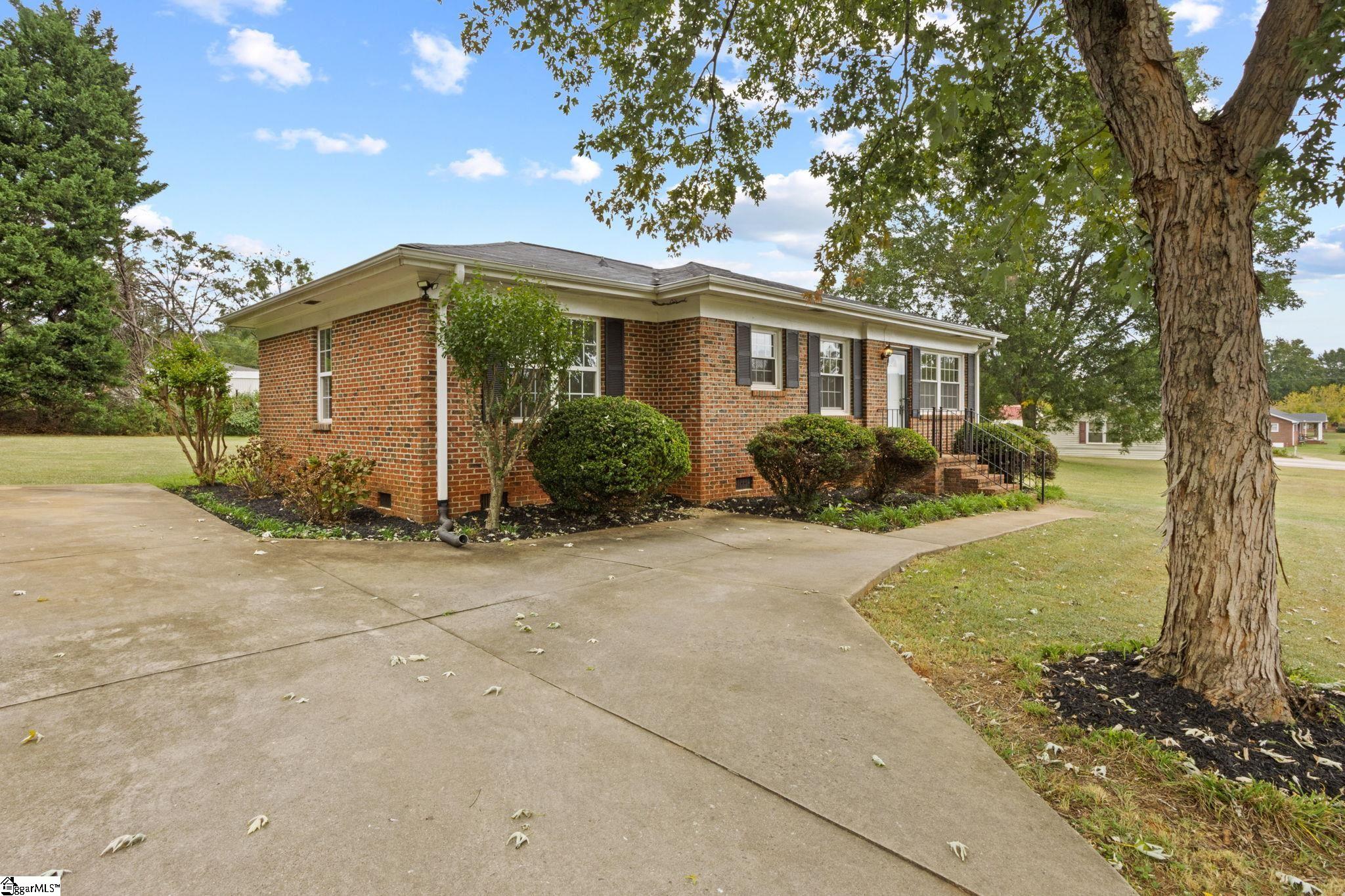 227 Highland Road Duncan, SC 29334