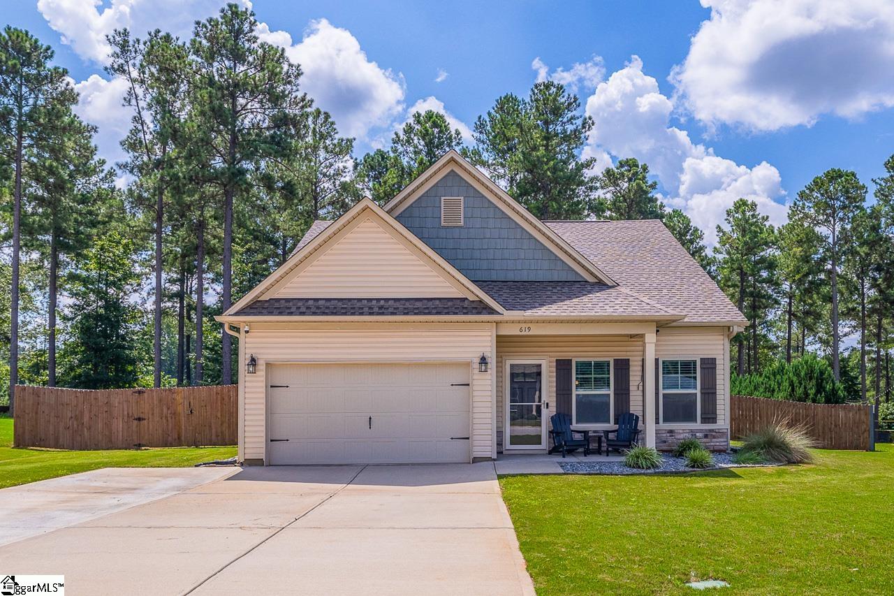 619 Autumn Breeze Walk Inman, SC 29349