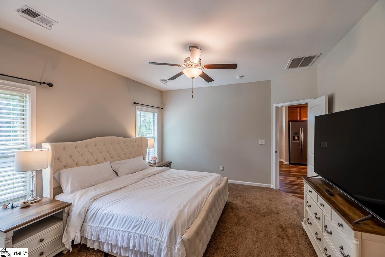 619 Autumn Breeze Walk Inman, SC 29349