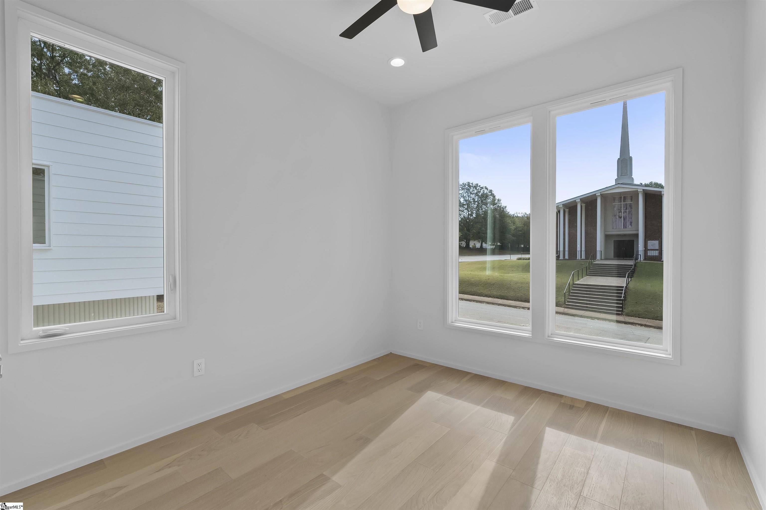 37 Baywood Avenue Greenville, SC 29601