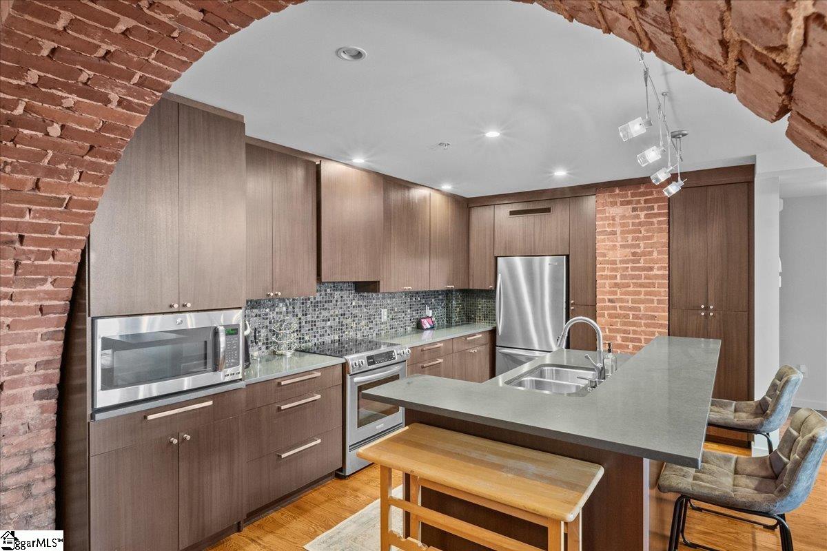 400 E Washington Street UNIT Unit 27 Greenville, SC 29601