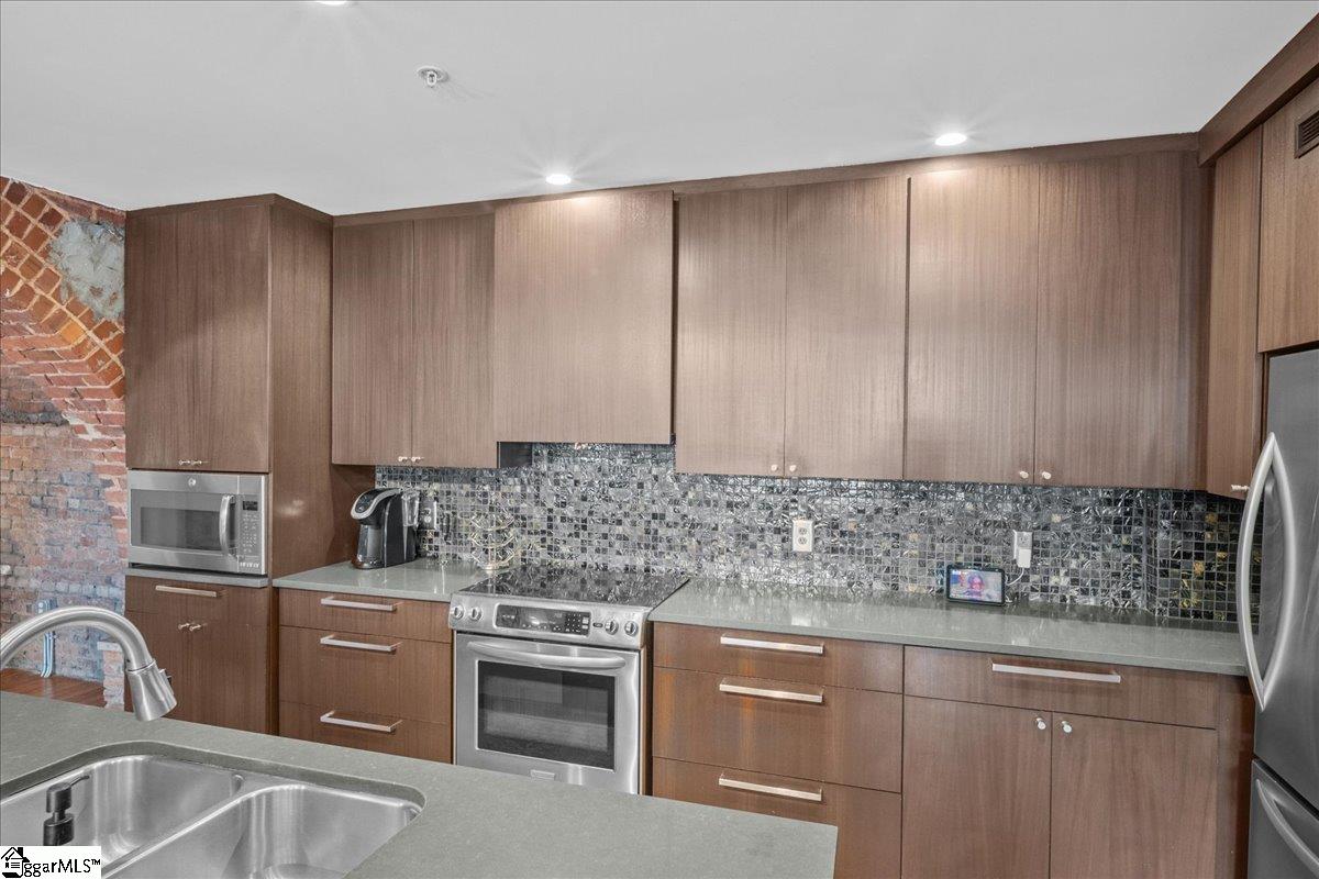 400 E Washington Street UNIT Unit 27 Greenville, SC 29601