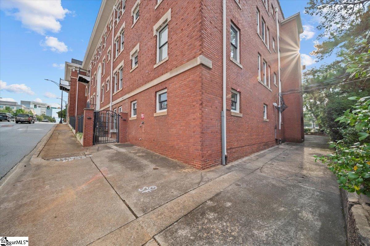 400 E Washington Street UNIT Unit 27 Greenville, SC 29601