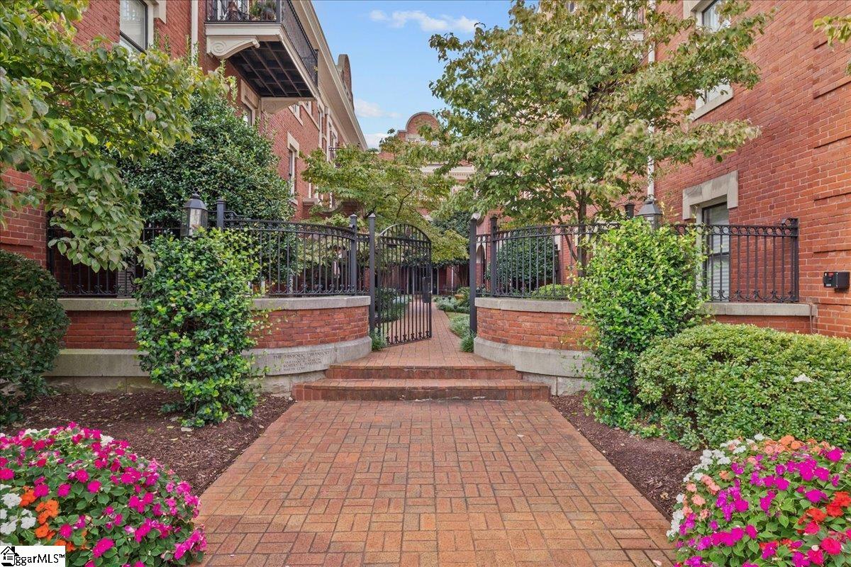 400 E Washington Street UNIT Unit 27 Greenville, SC 29601