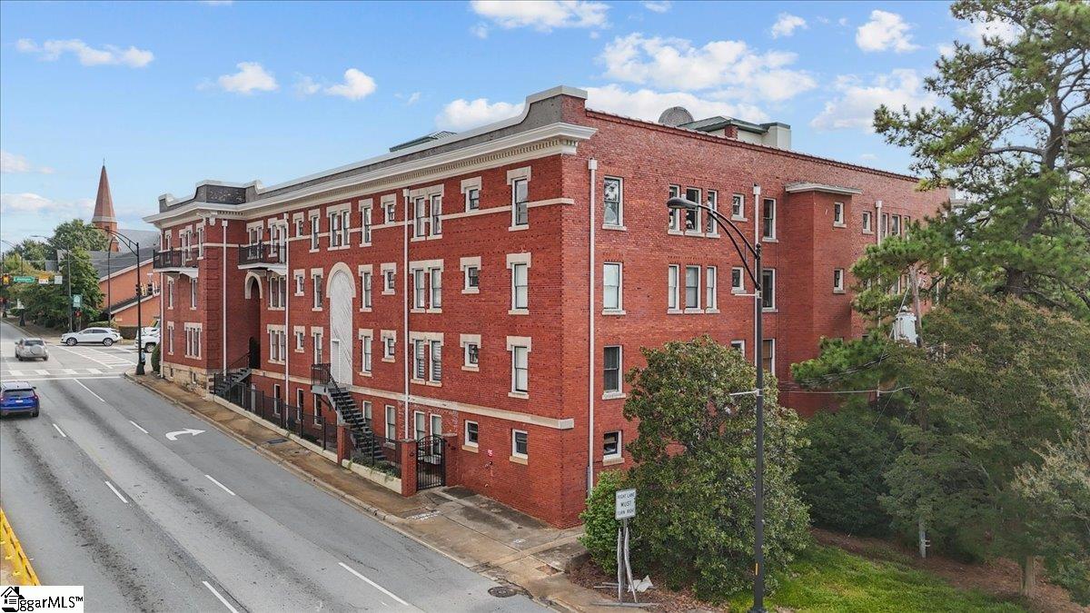400 E Washington Street UNIT Unit 27 Greenville, SC 29601