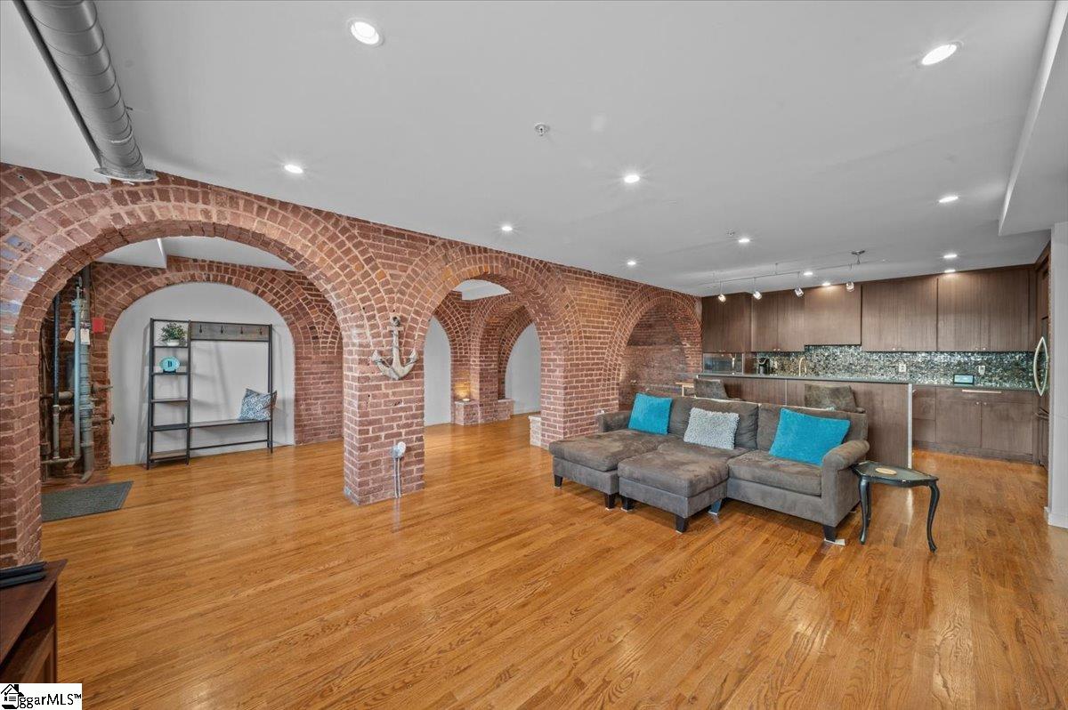 400 E Washington Street UNIT Unit 27 Greenville, SC 29601