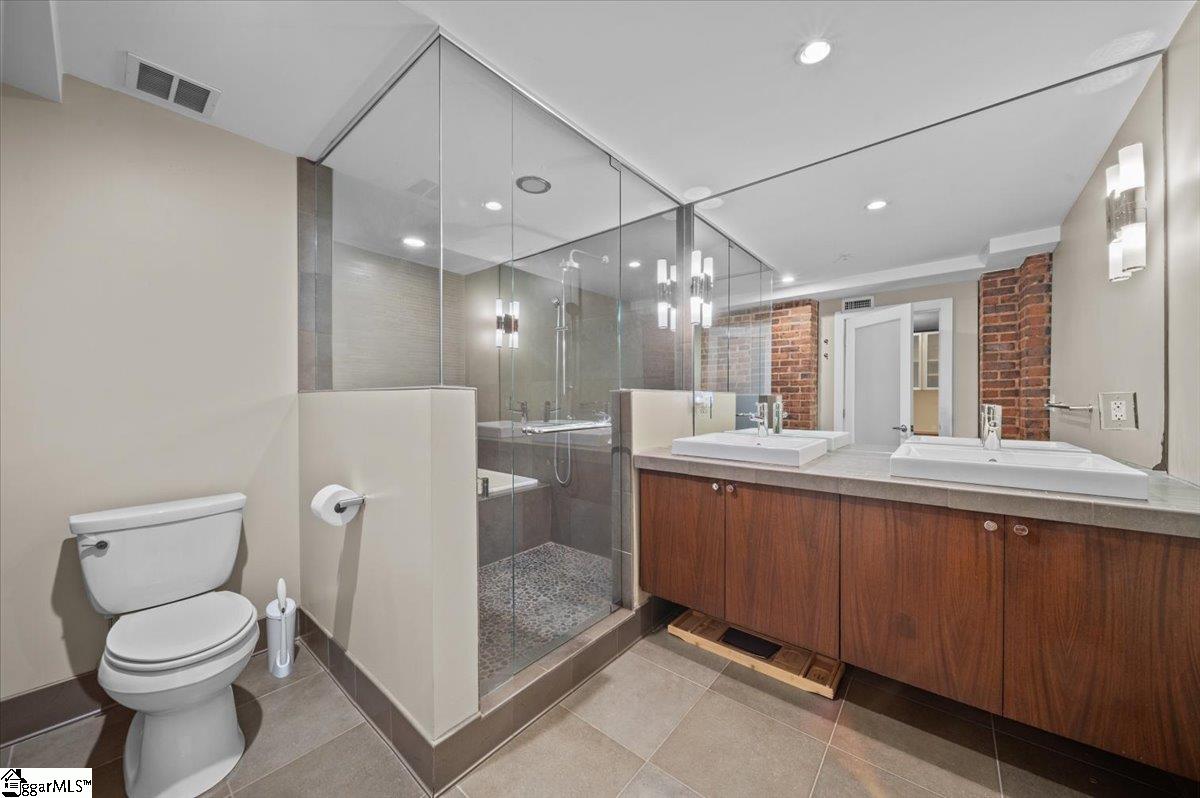 400 E Washington Street UNIT Unit 27 Greenville, SC 29601
