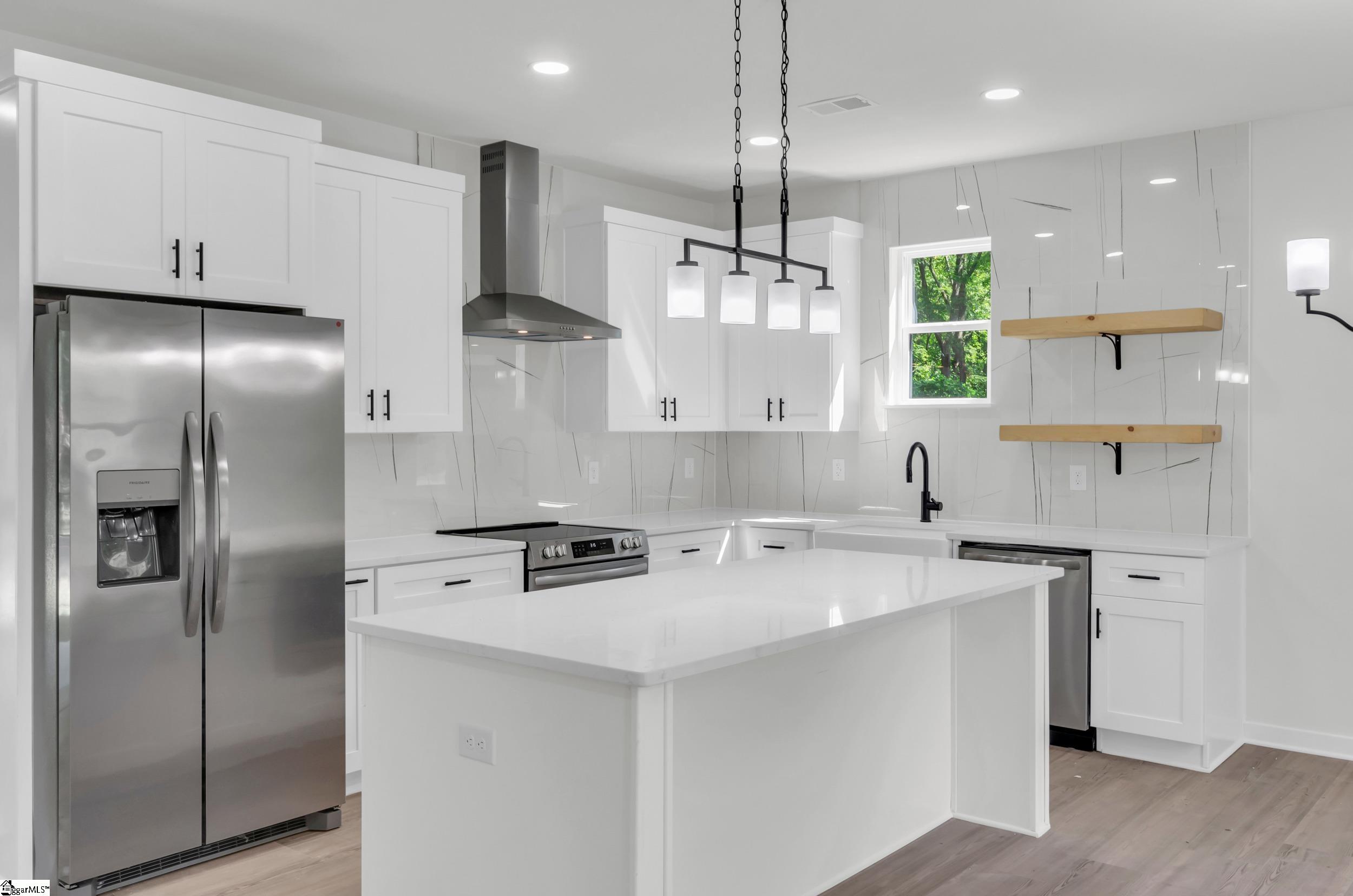 114 Harlem Street Easley, SC 29640