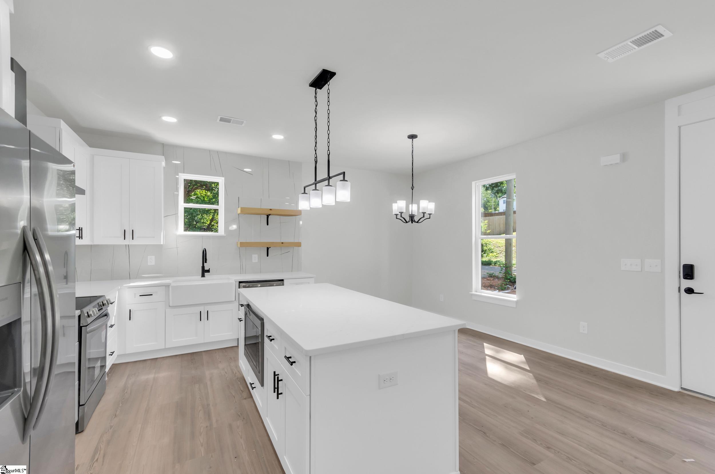 114 Harlem Street Easley, SC 29640