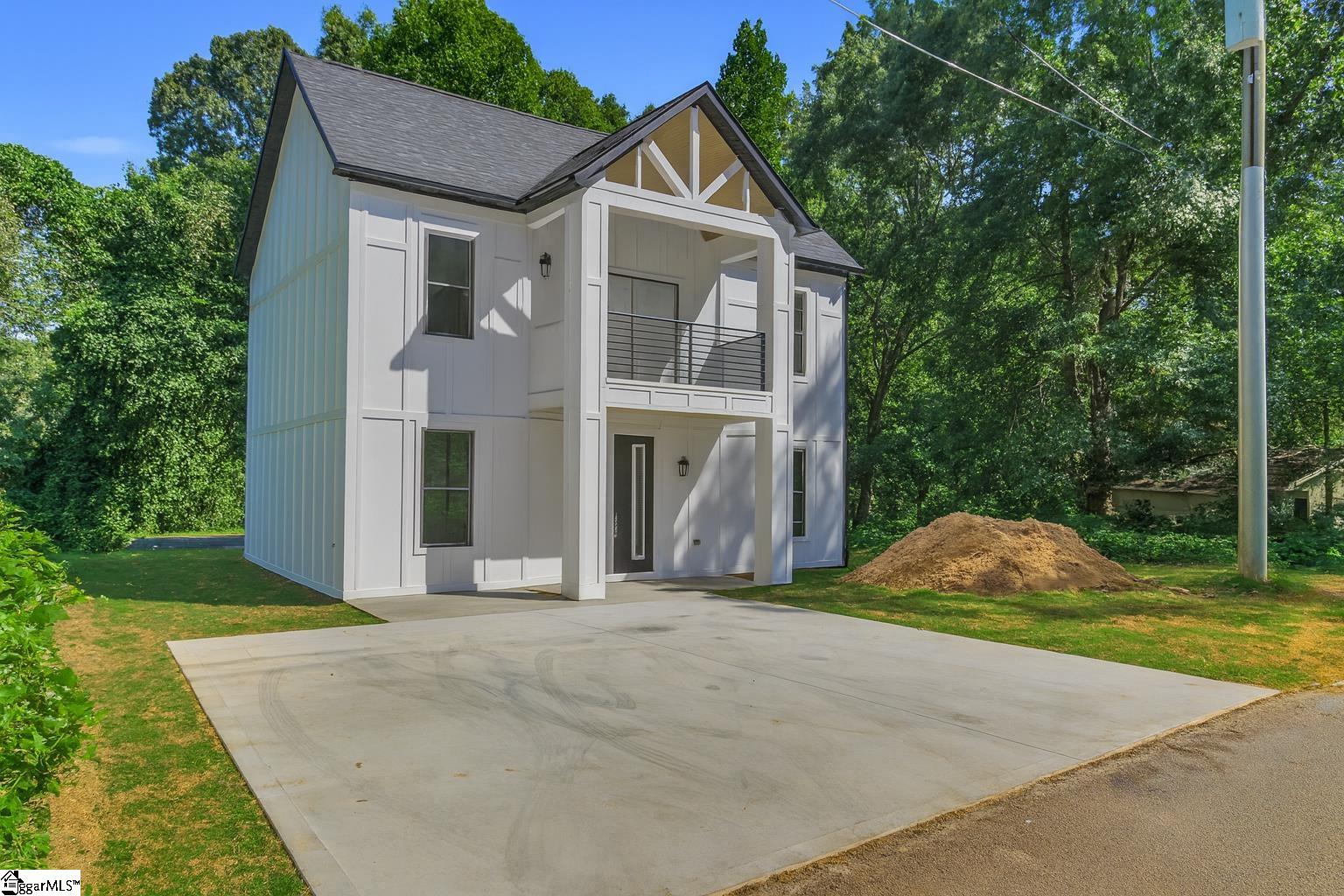 114 Harlem Street Easley, SC 29640