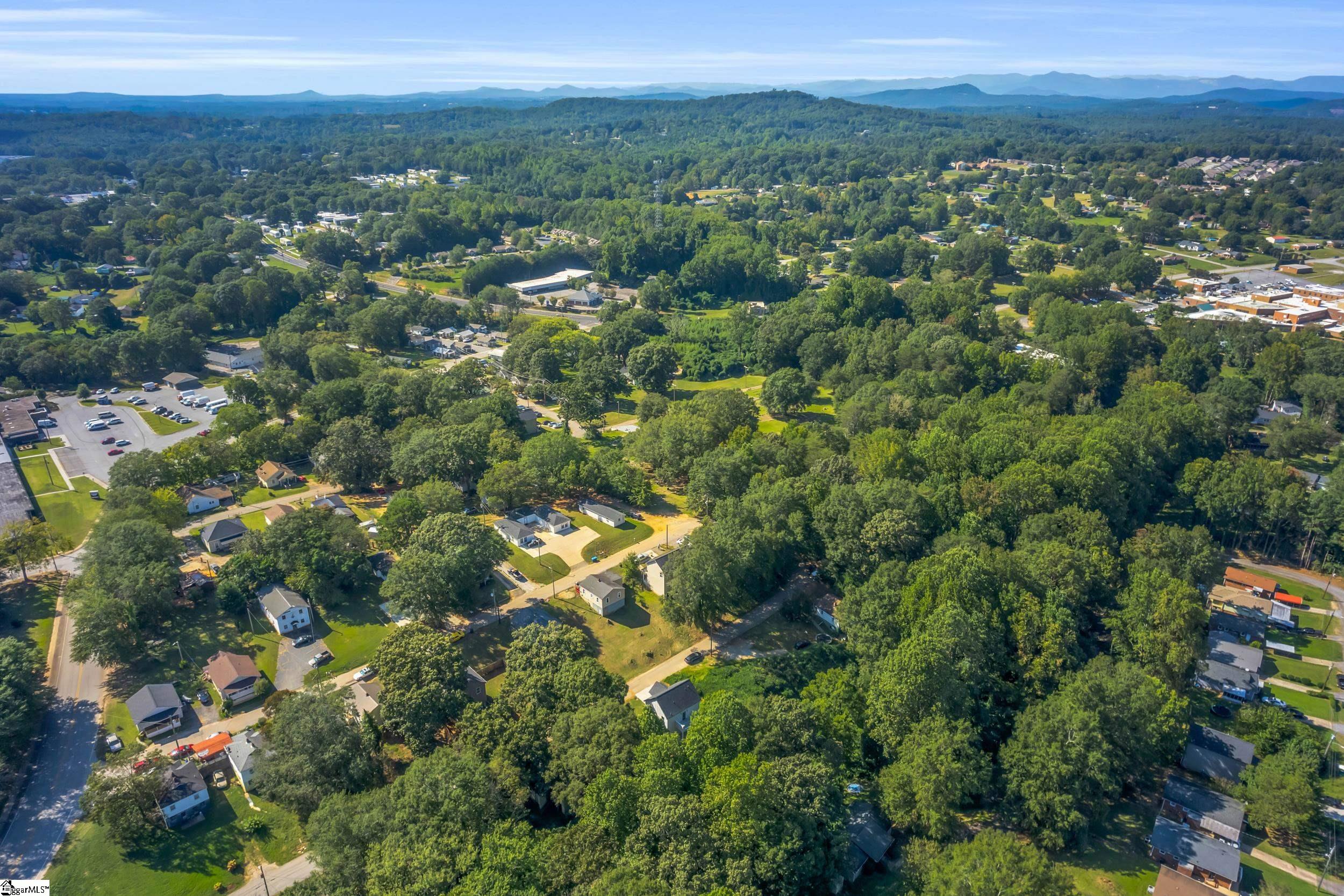 114 Harlem Street Easley, SC 29640