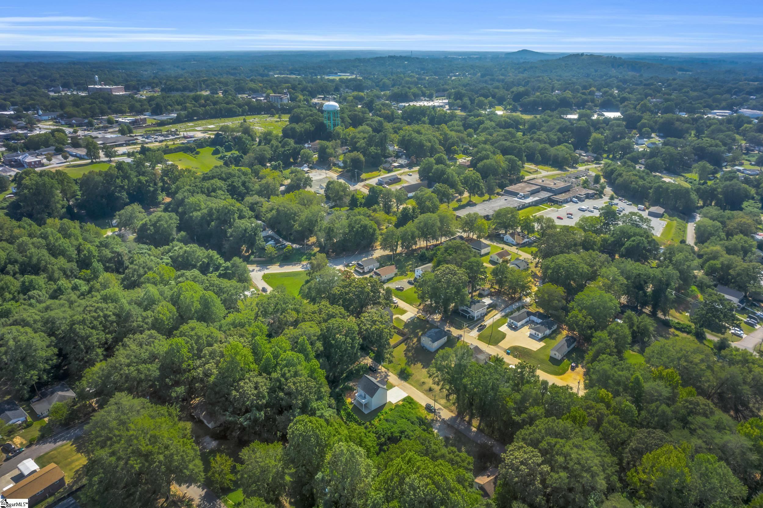 114 Harlem Street Easley, SC 29640