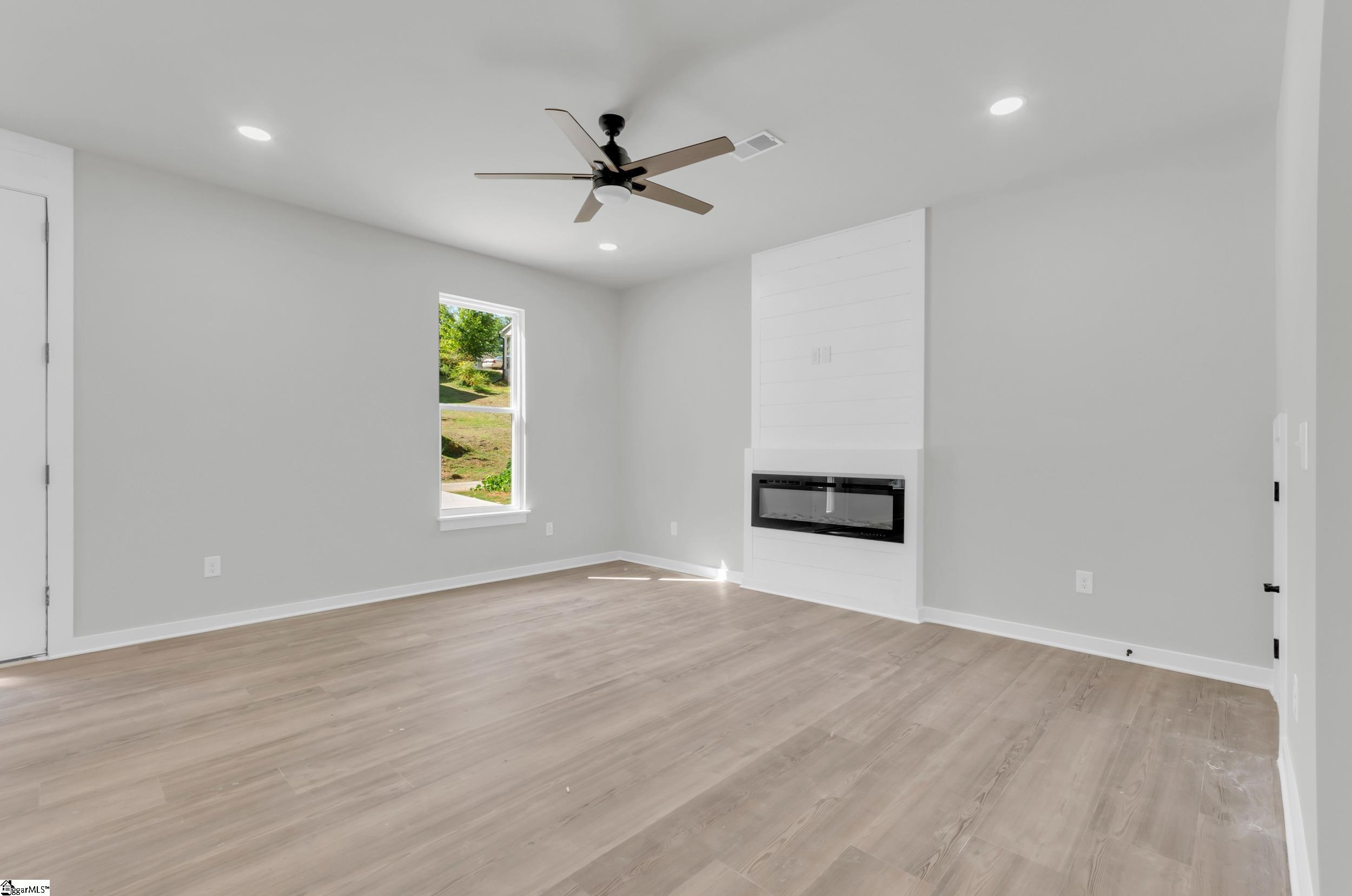 114 Harlem Street Easley, SC 29640