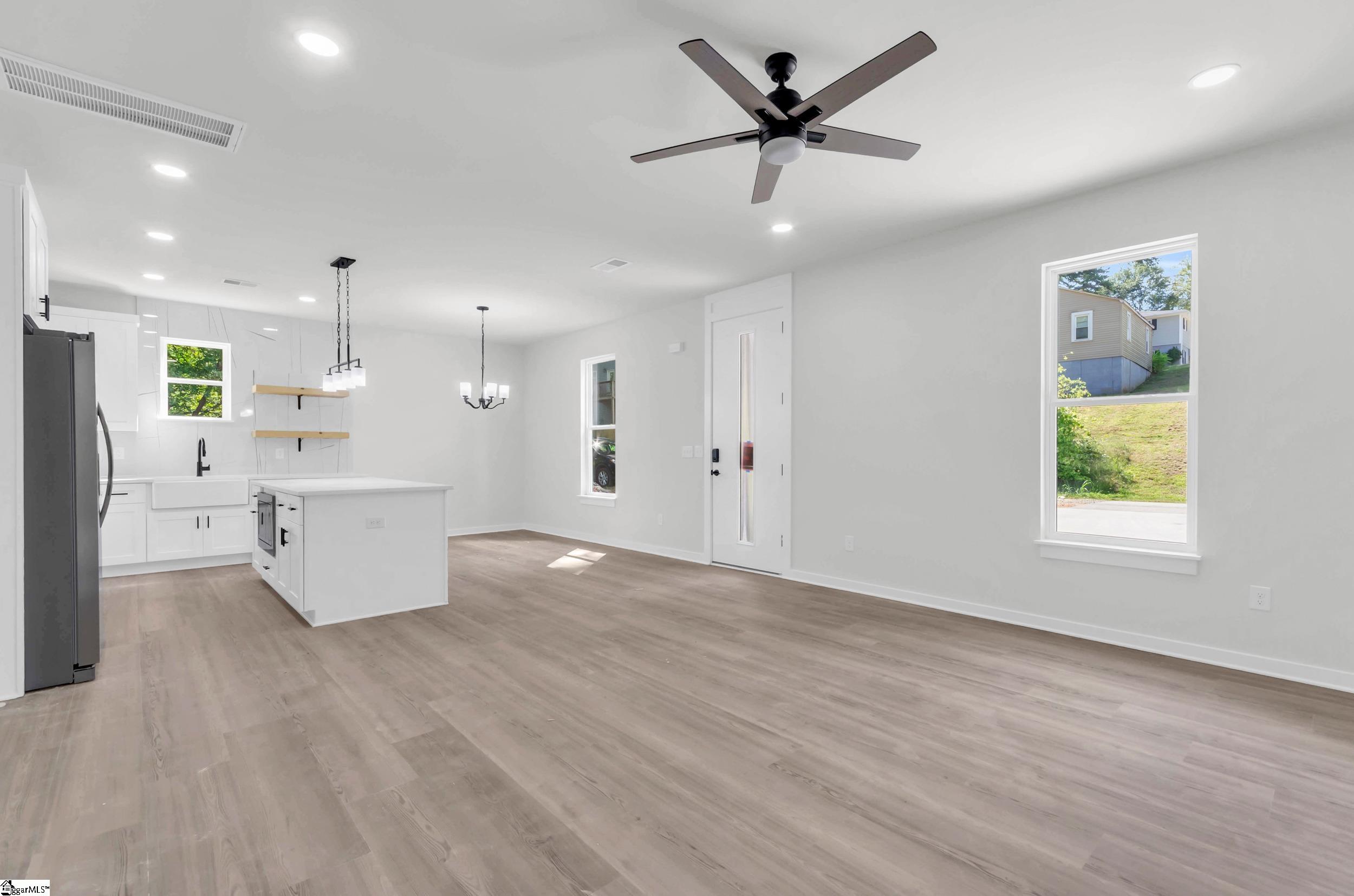 114 Harlem Street Easley, SC 29640