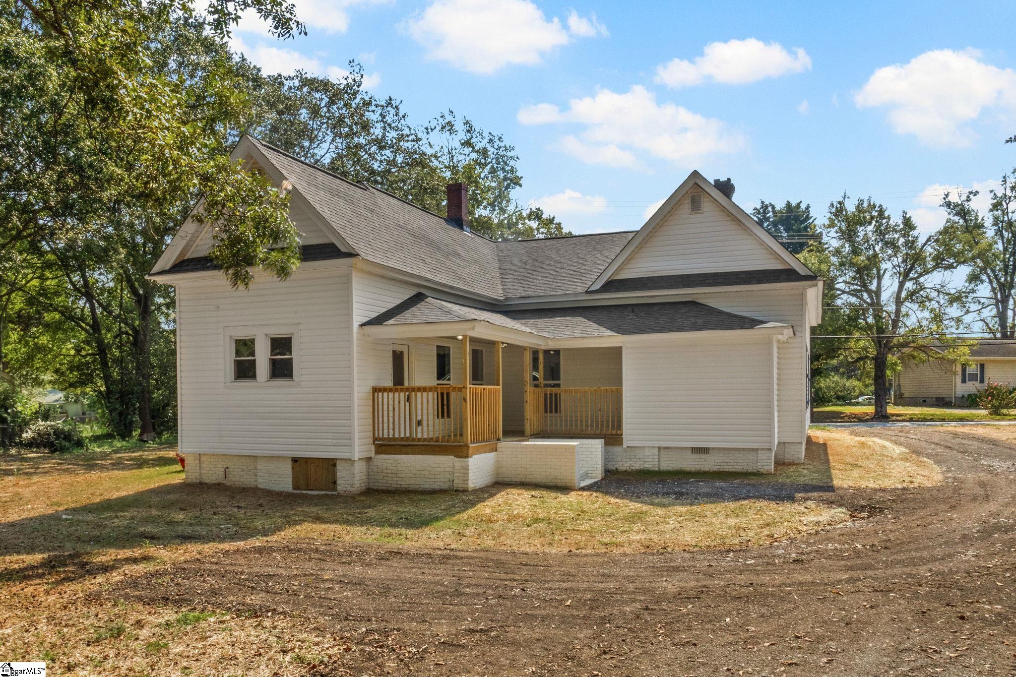 203 N Adair Street Clinton, SC 29325