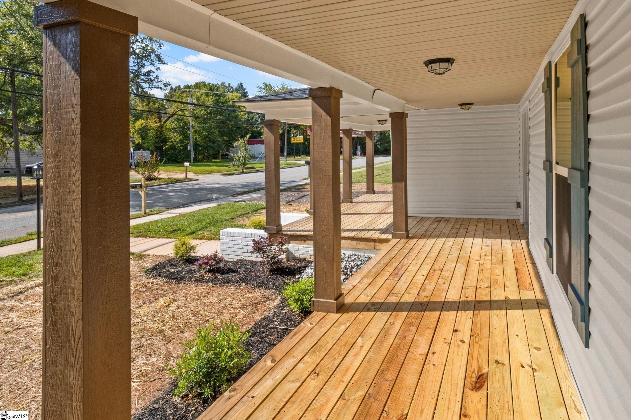 203 N Adair Street Clinton, SC 29325