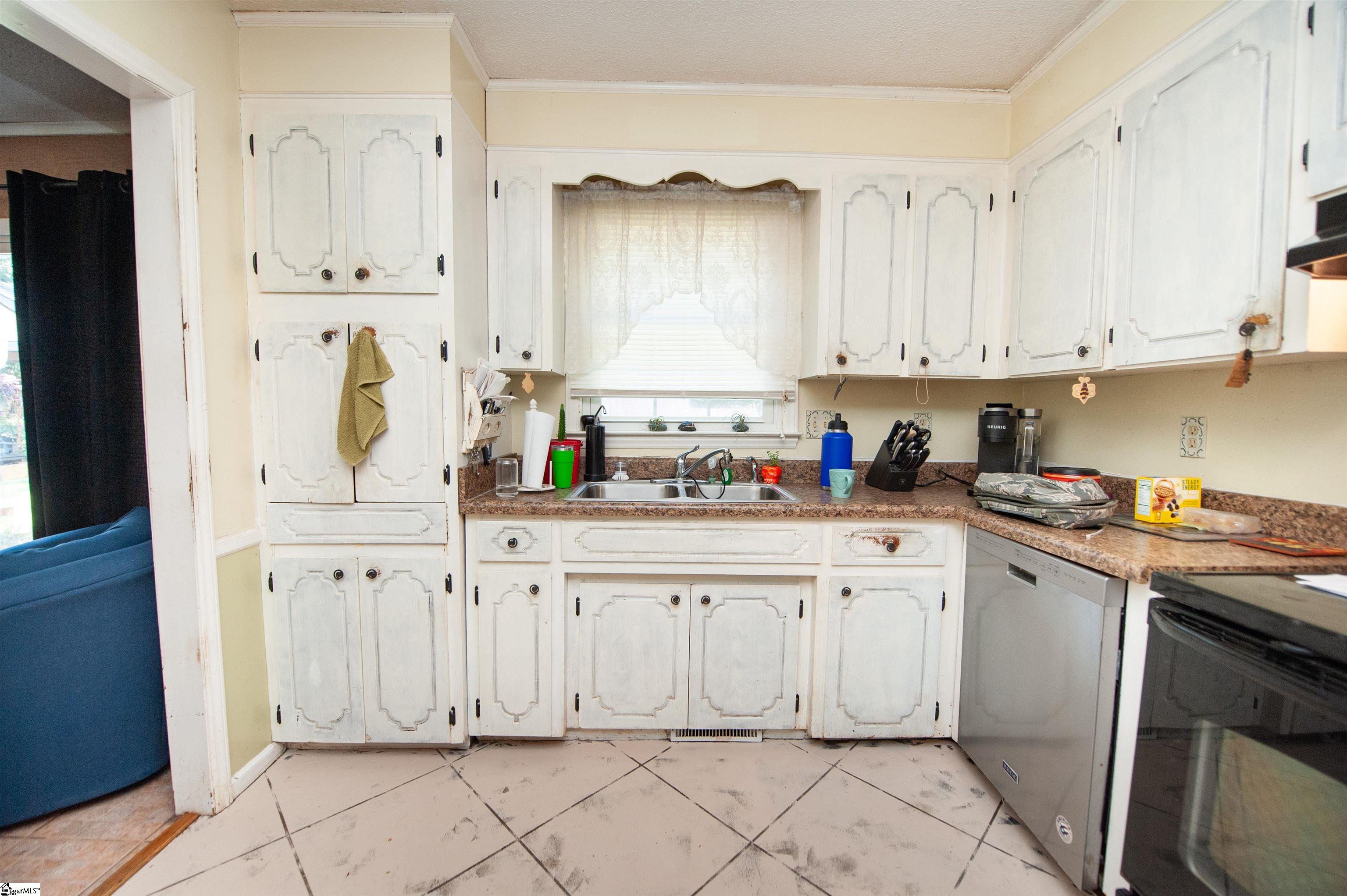304 Hampshire Court Spartanburg, SC 29301