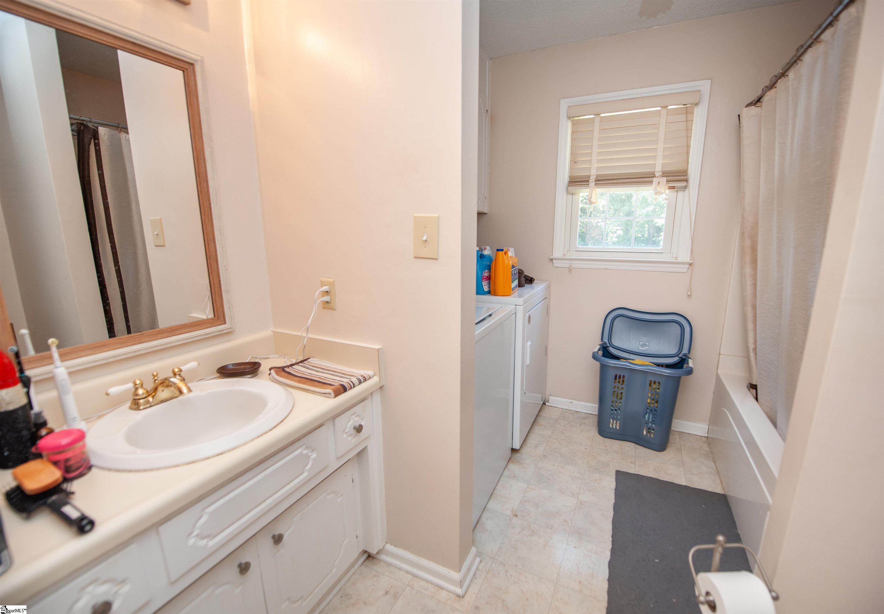 304 Hampshire Court Spartanburg, SC 29301
